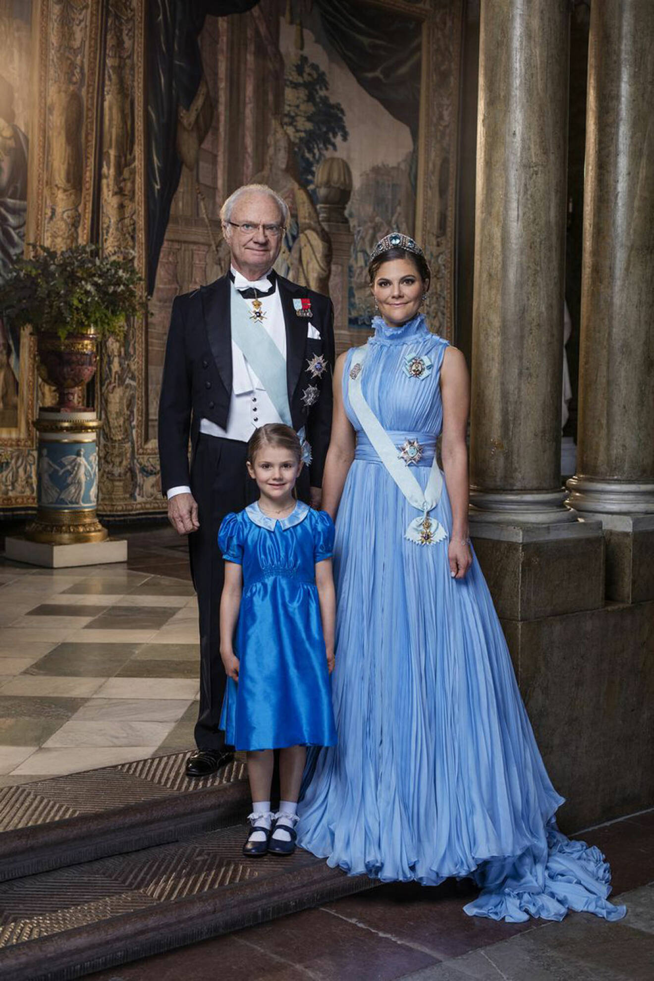 Kung Carl XVI Gustav, kronprinsessan Victoria och prinsessan Estelle