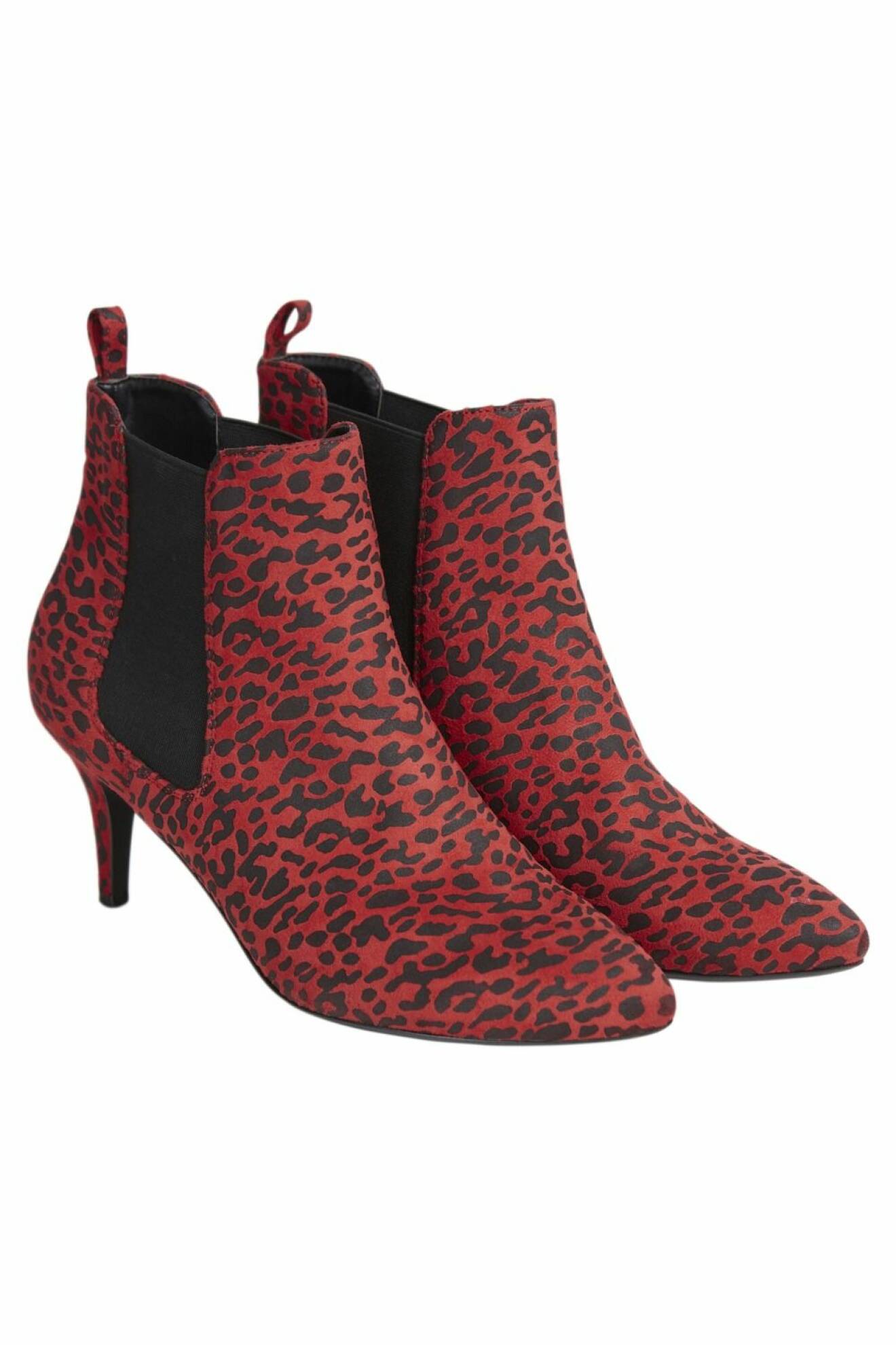 Röda klackar med leopardmönster från Anine Bing x Gina Tricot