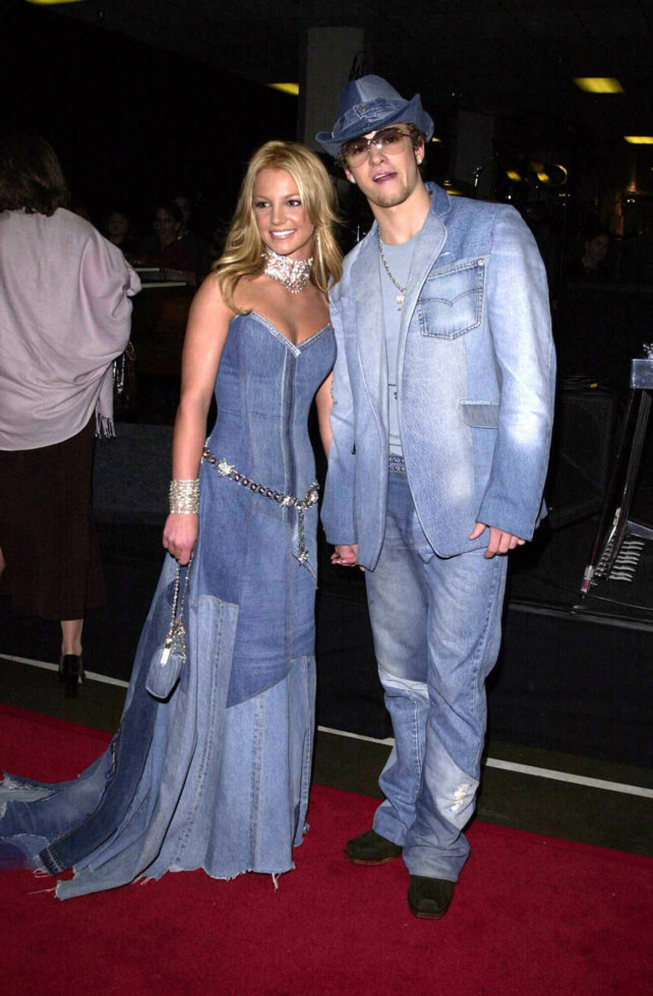 Britney Spears och Justin Timberlake i matchande jeans-outifts.
