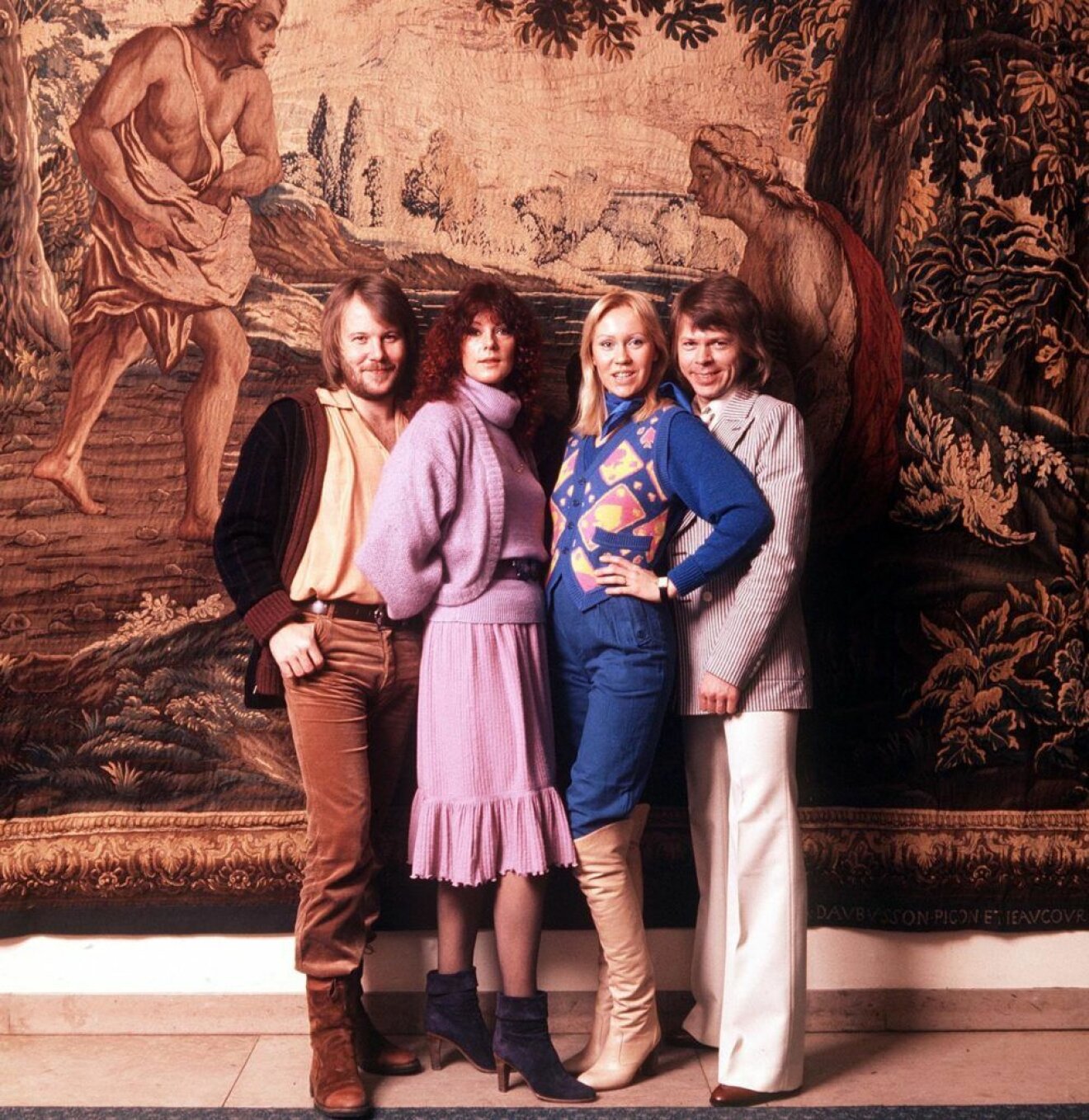 ABBA i färgglada kläder.
