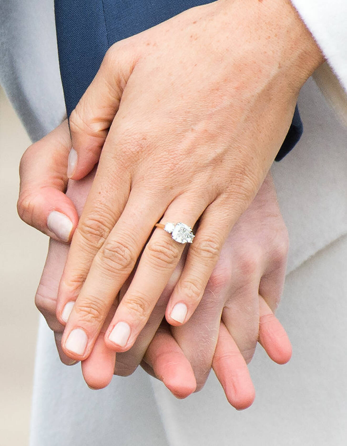 Meghan Markles förlovningsring med tre diamanter 