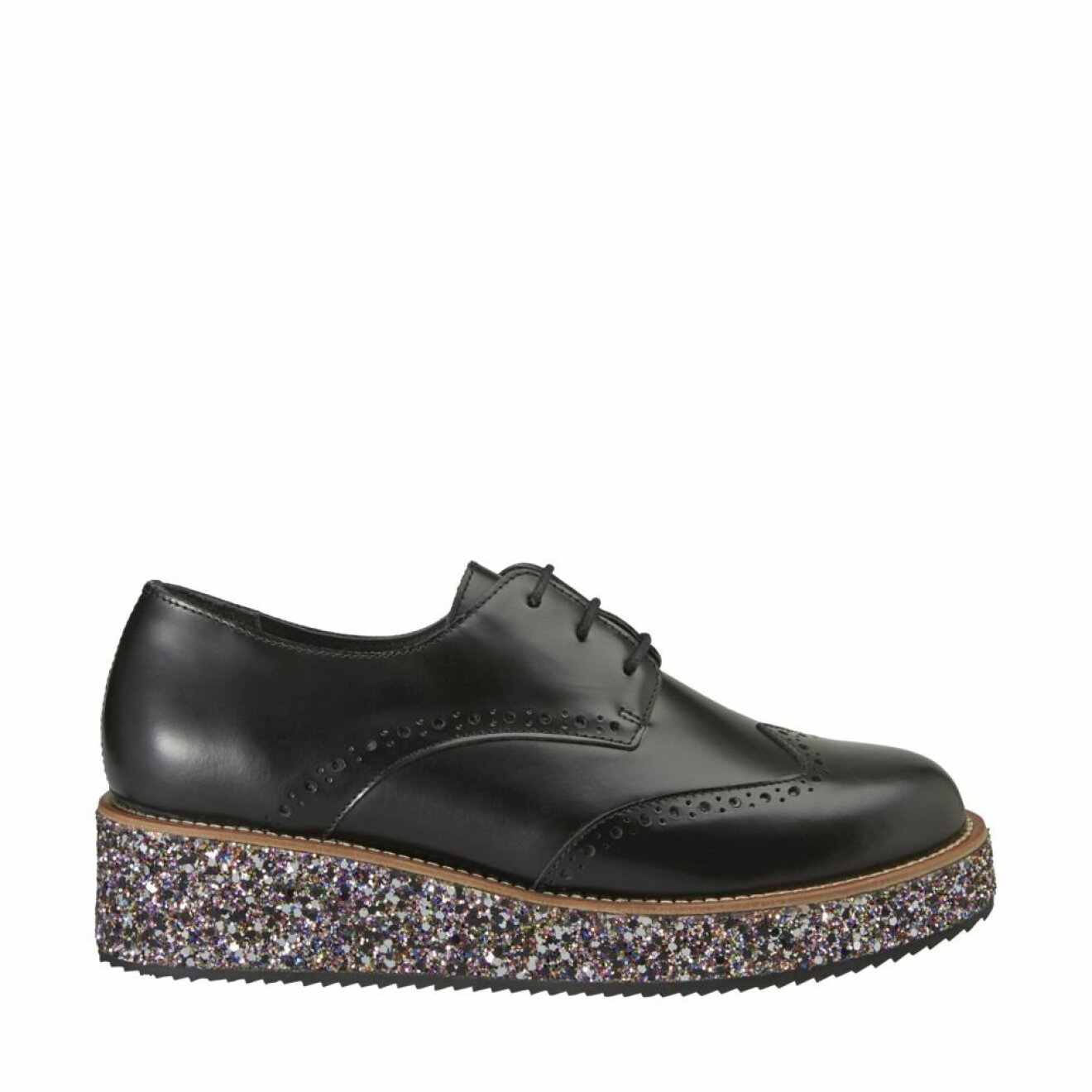Svarta skor med glittrig sula från Minimarket.