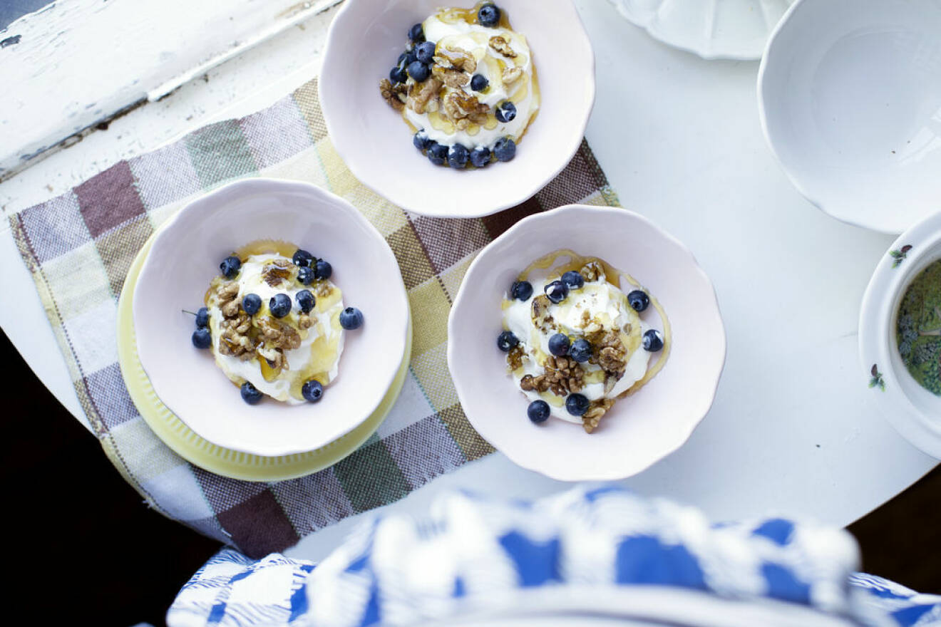 Rysk yoghurt med blåbär är ett frukosttips från Anja Forsnor.