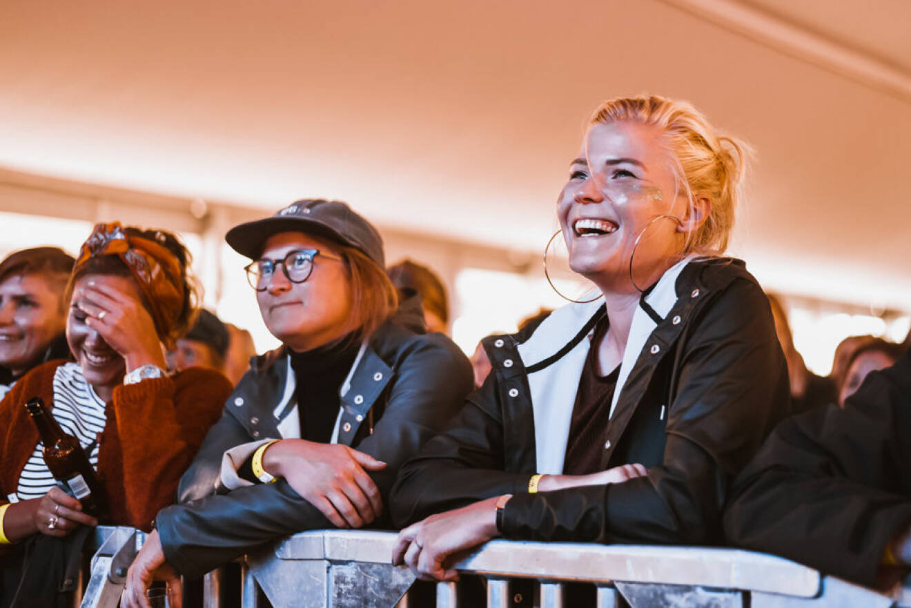 Glada besökare på Statement festival 2018. Foto: Julia Sixtensson