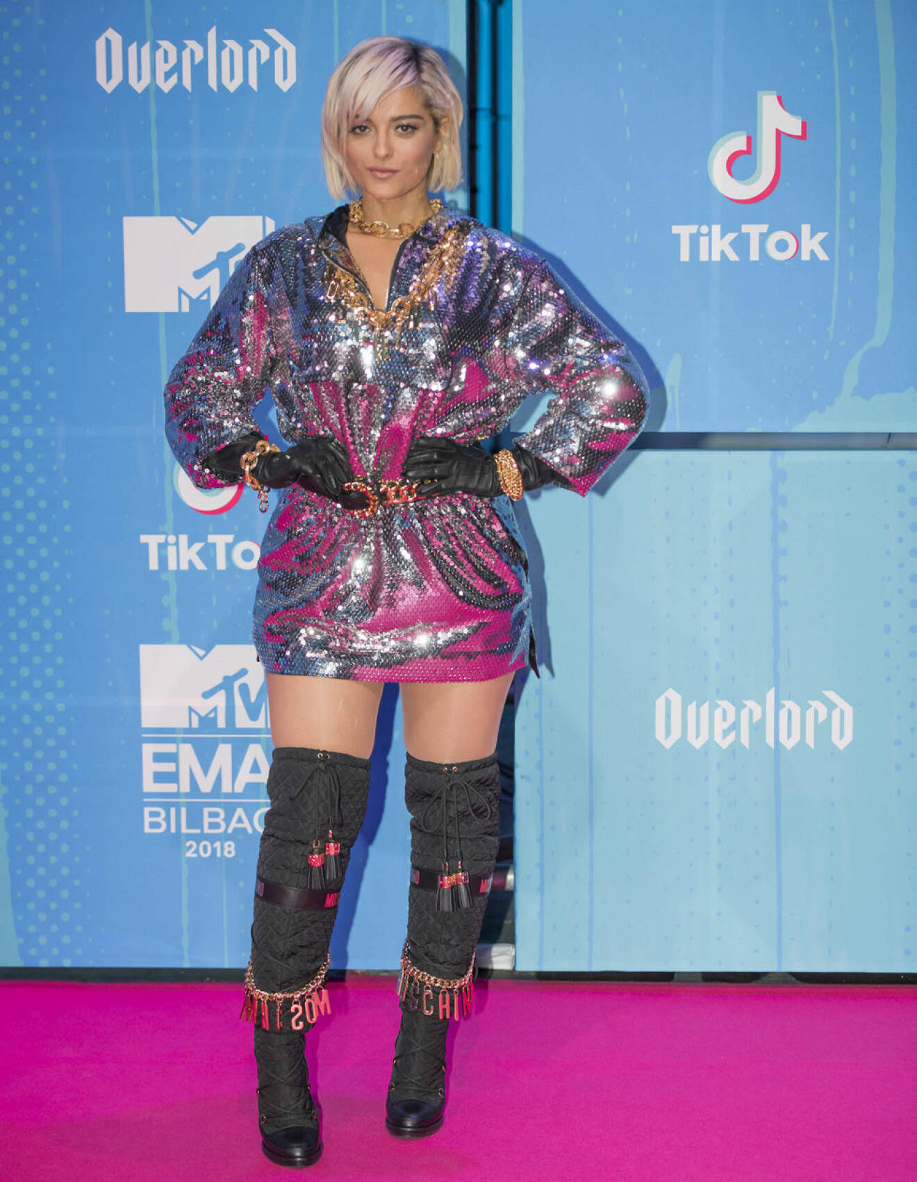 Bebe Rexha på röda mattan under MTV EMA 2018.