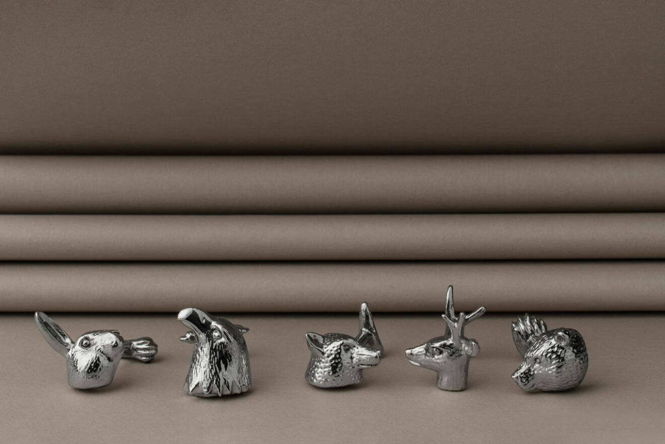 Krista Kretzschmars kollektion för Skultuna består av armband och knappar