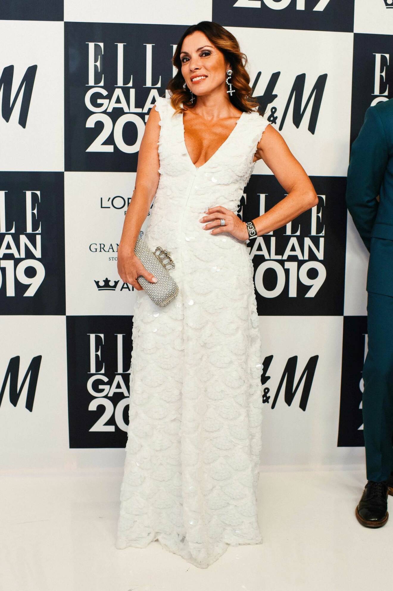 Alexandra Pascalidou i vit klänning från Ellos.