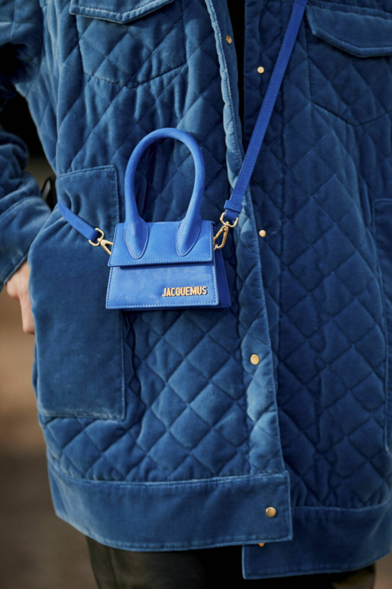 Trendspaning Fashion Week Köpenhamn, liten blå väska från Jaquemus.