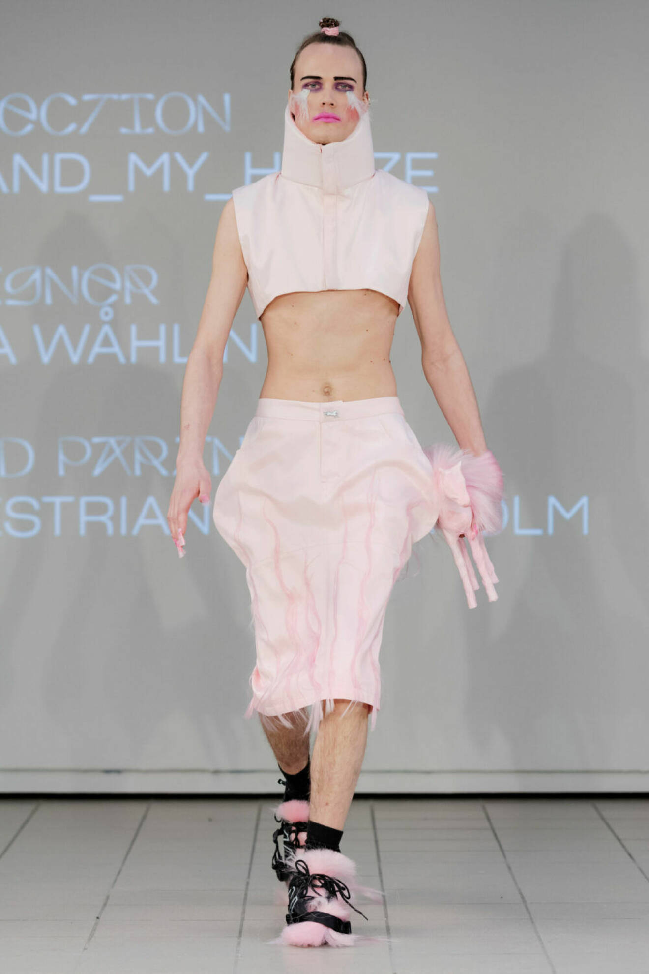Beckmans collage of fashion AW19, rosa kjol.