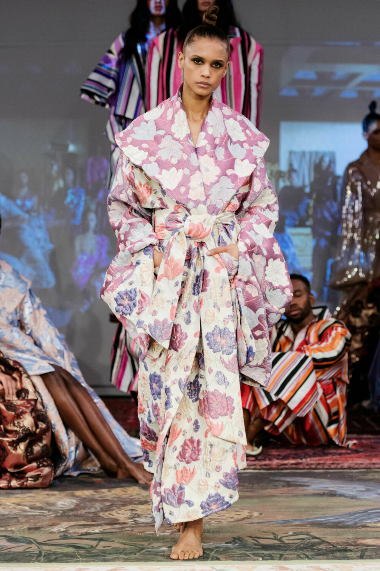 Kimonoinfluenser på Selam Fessahayes AW19–visning på Fashion Week Stockholm