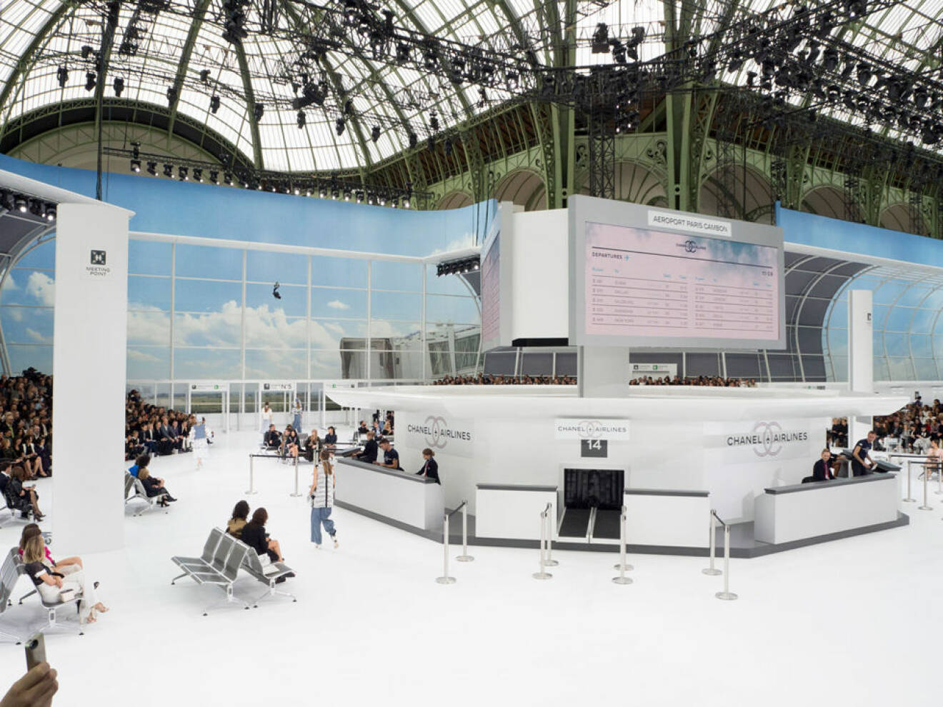 Chanel ss 16 airline setdesign