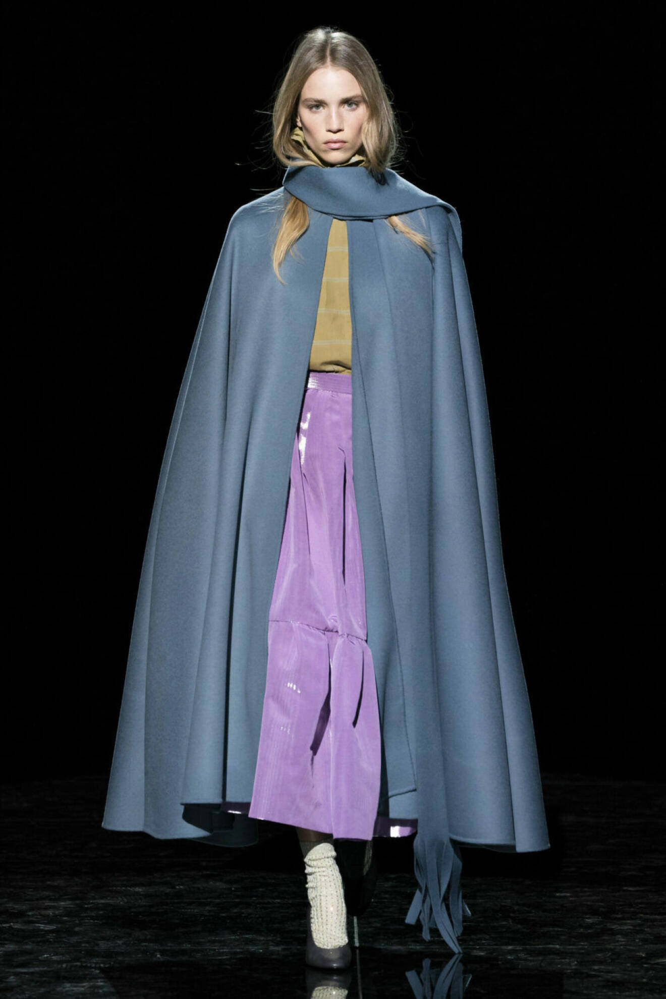 NYFW Marc Jacobs, blå kappa med lila kjol.