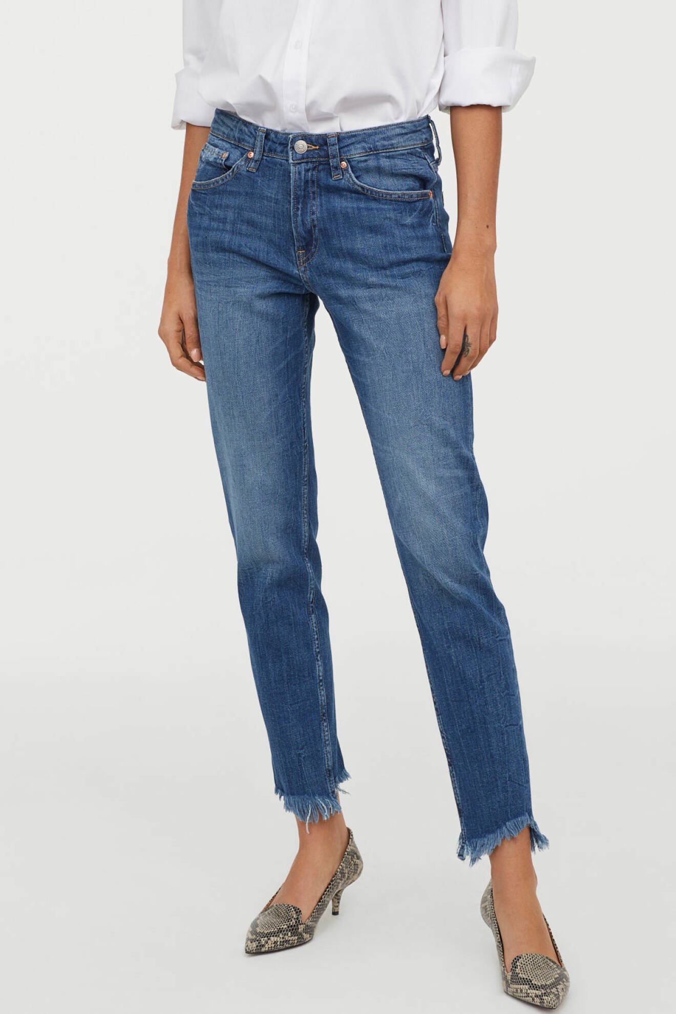 Jeans i mörk tvätt och avklippta byxben från H&M