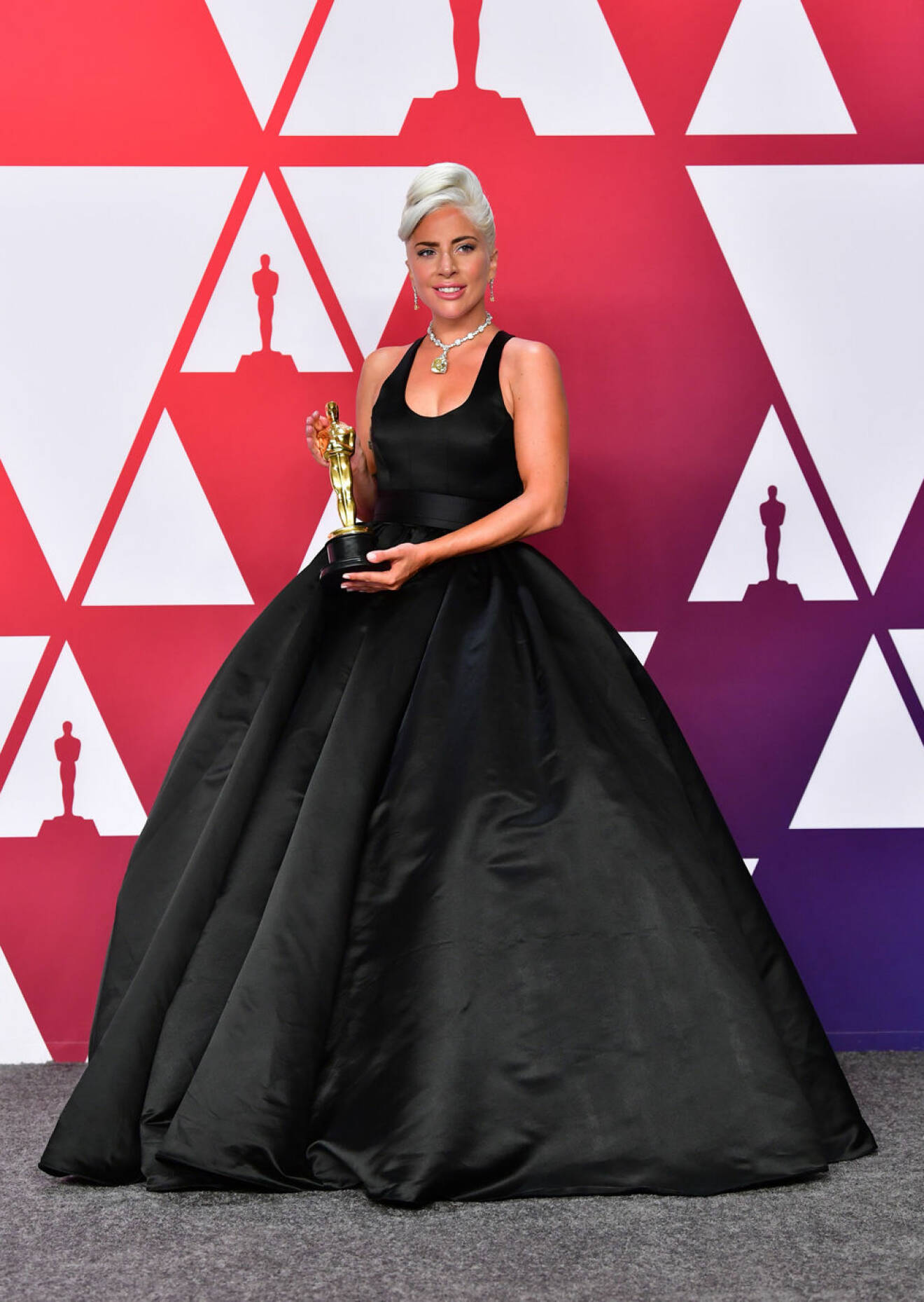 oscarsgalan 2019 Lady Gaga alexander Mcqueen klänning