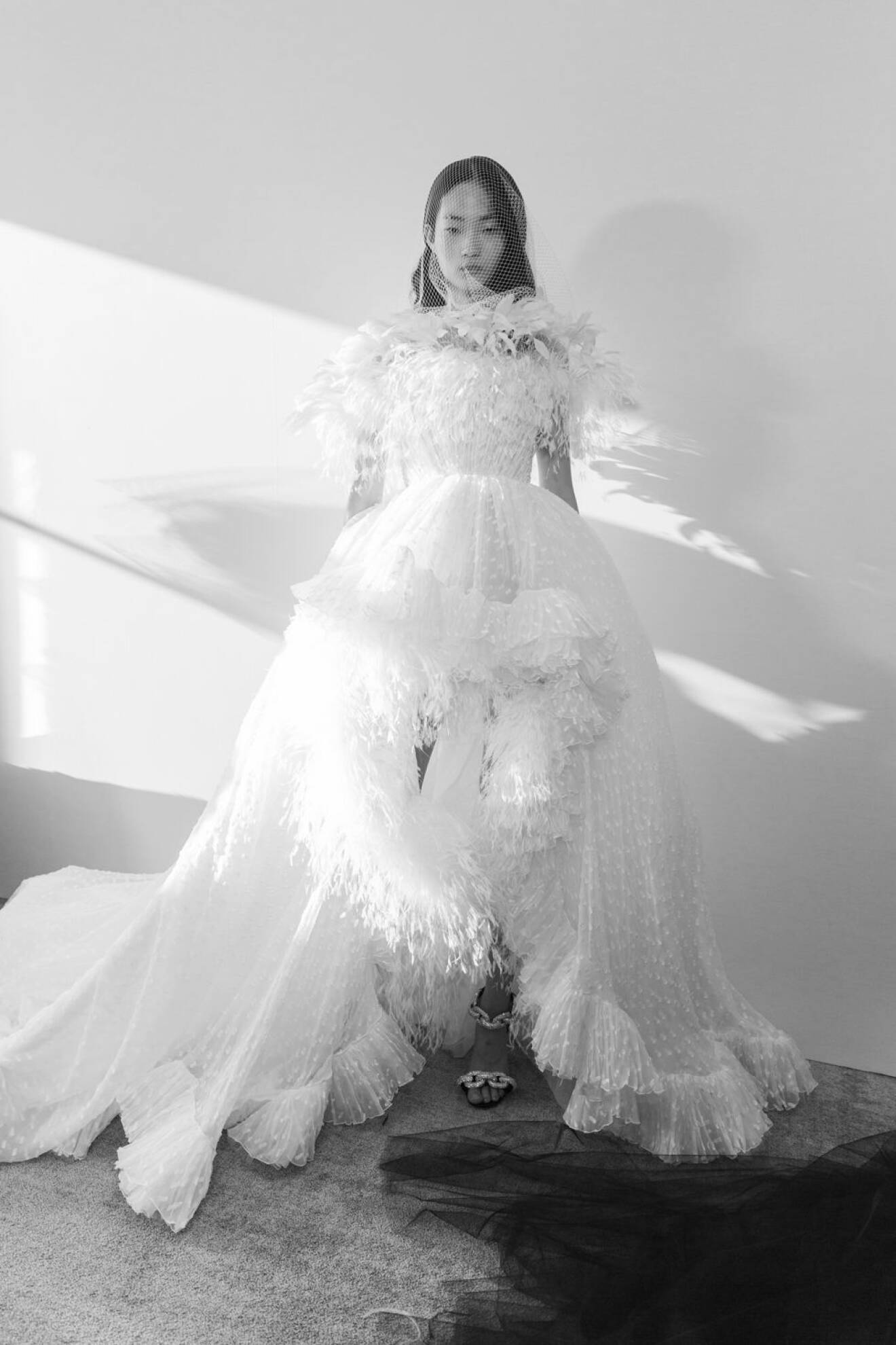 Giambattista Valli kort klänning med ett längre släp