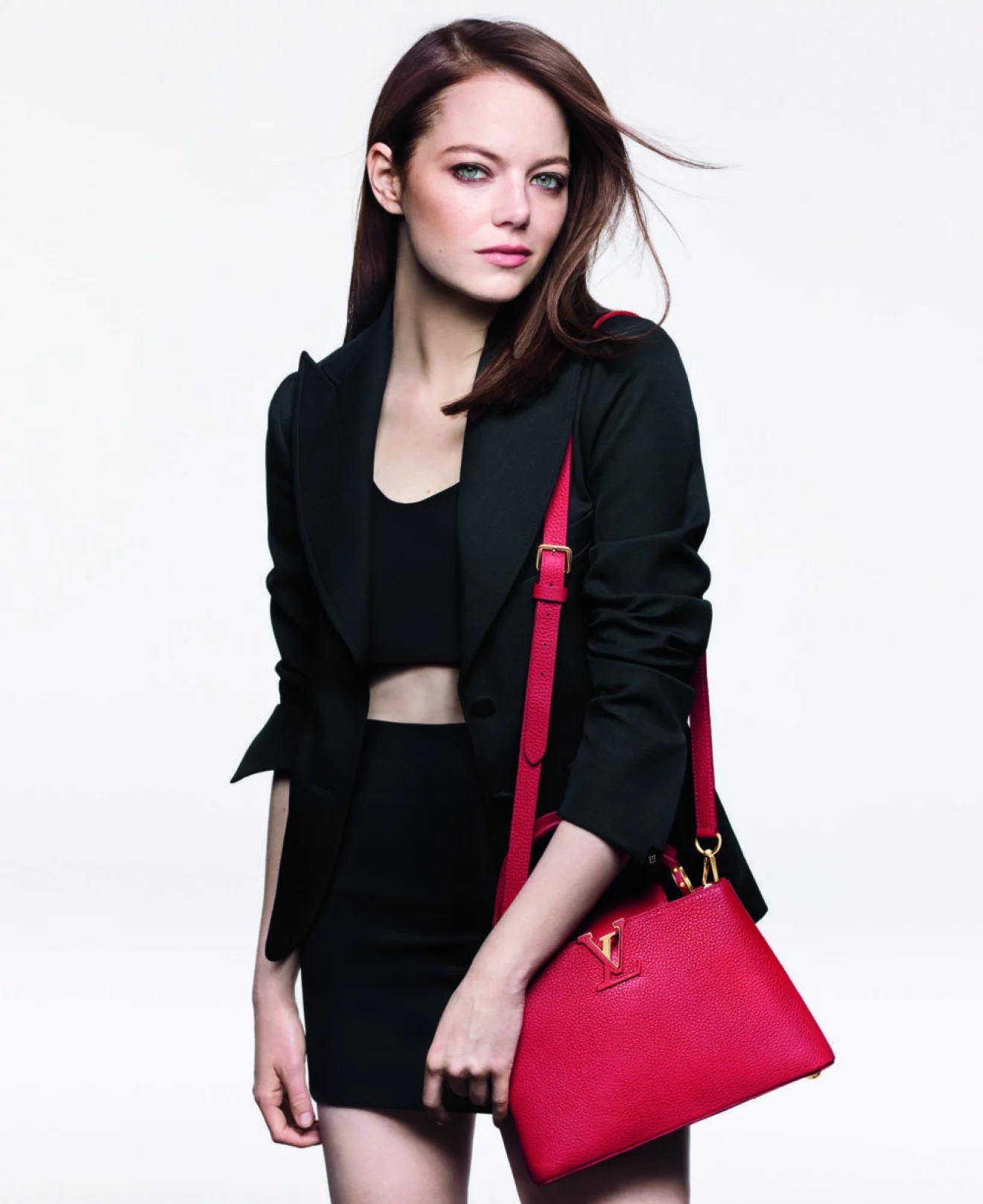 Skådespelerskan Emma Stone frontar Louis Vuittons nya kampanj med väskan Capucines.