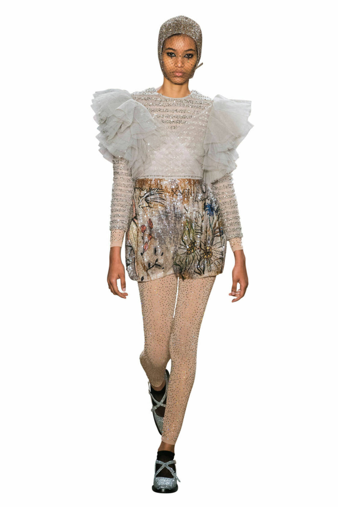 Glittrig look med mönster från Diors haute couture–visning SS19