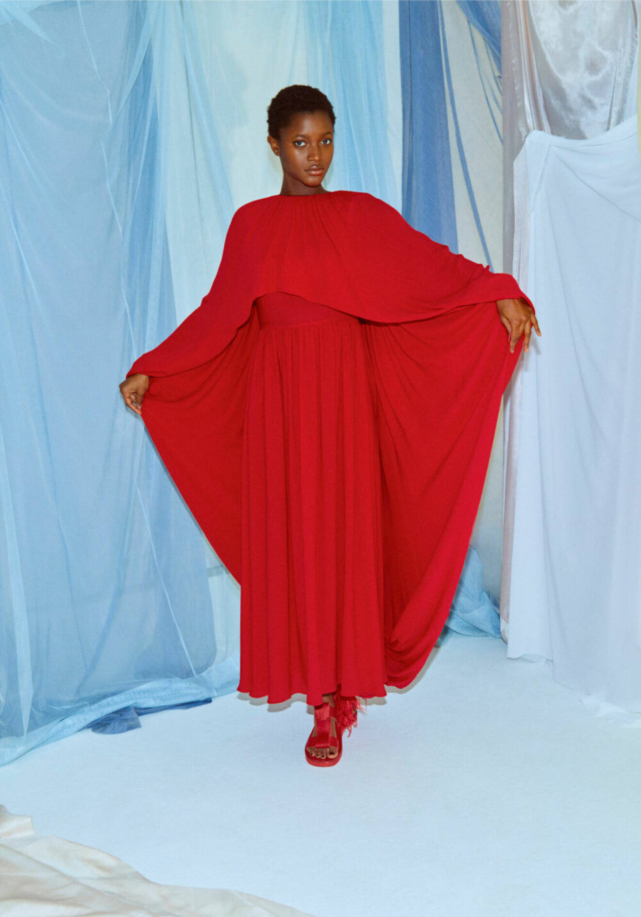 Röd långklänning med klassisk skärning från Valentino