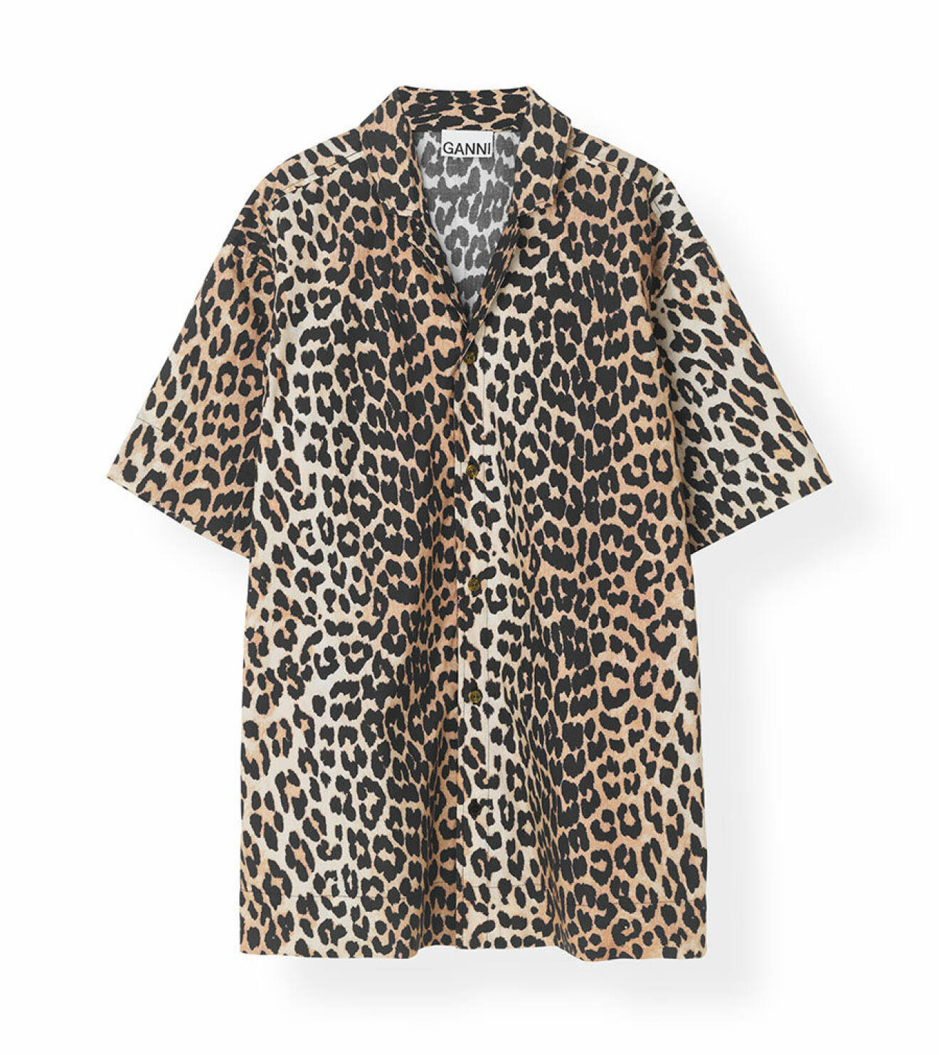 Skjorta med leopardmönster från Ganni.