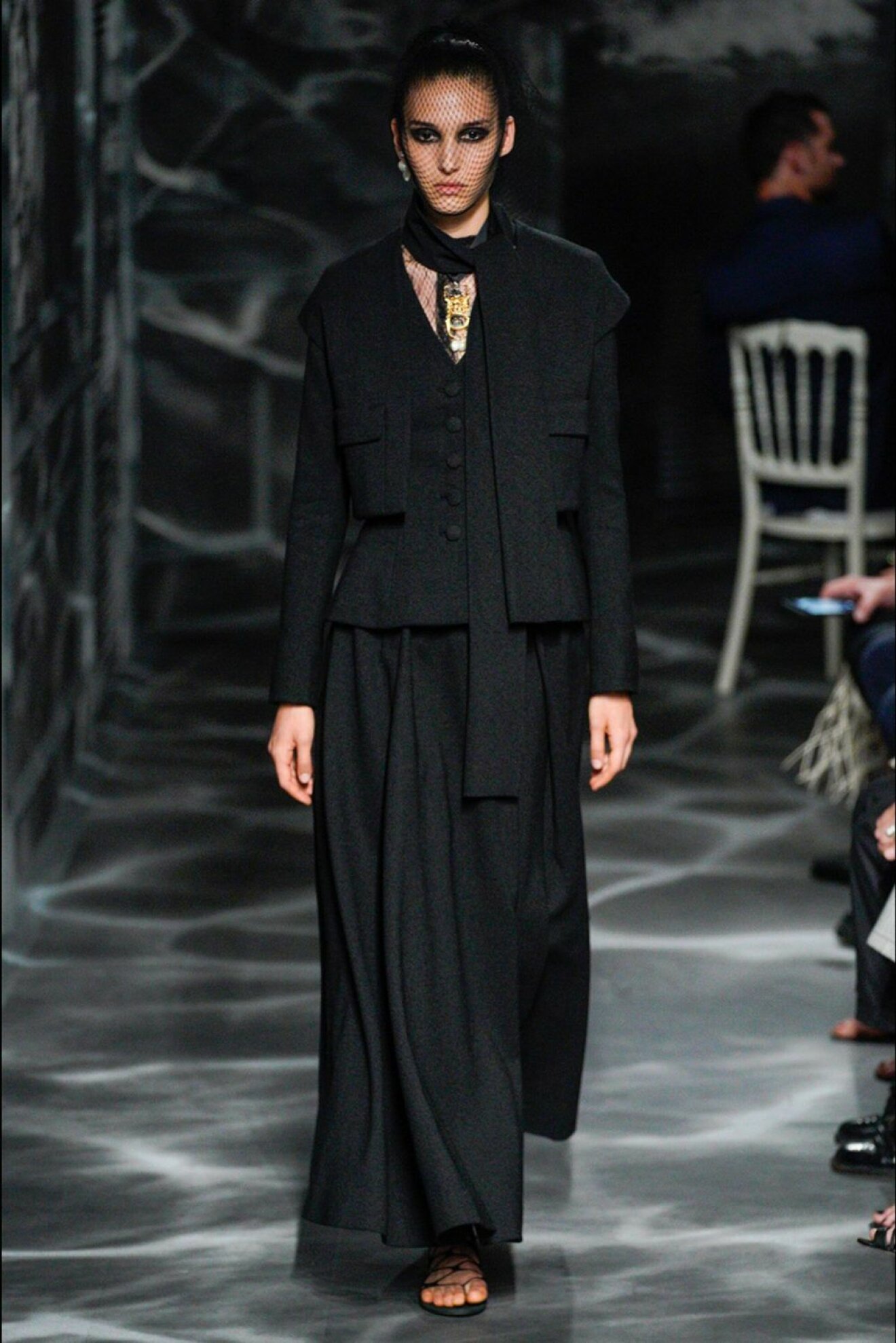 Christian Dior AW19/20, svart kostymset.