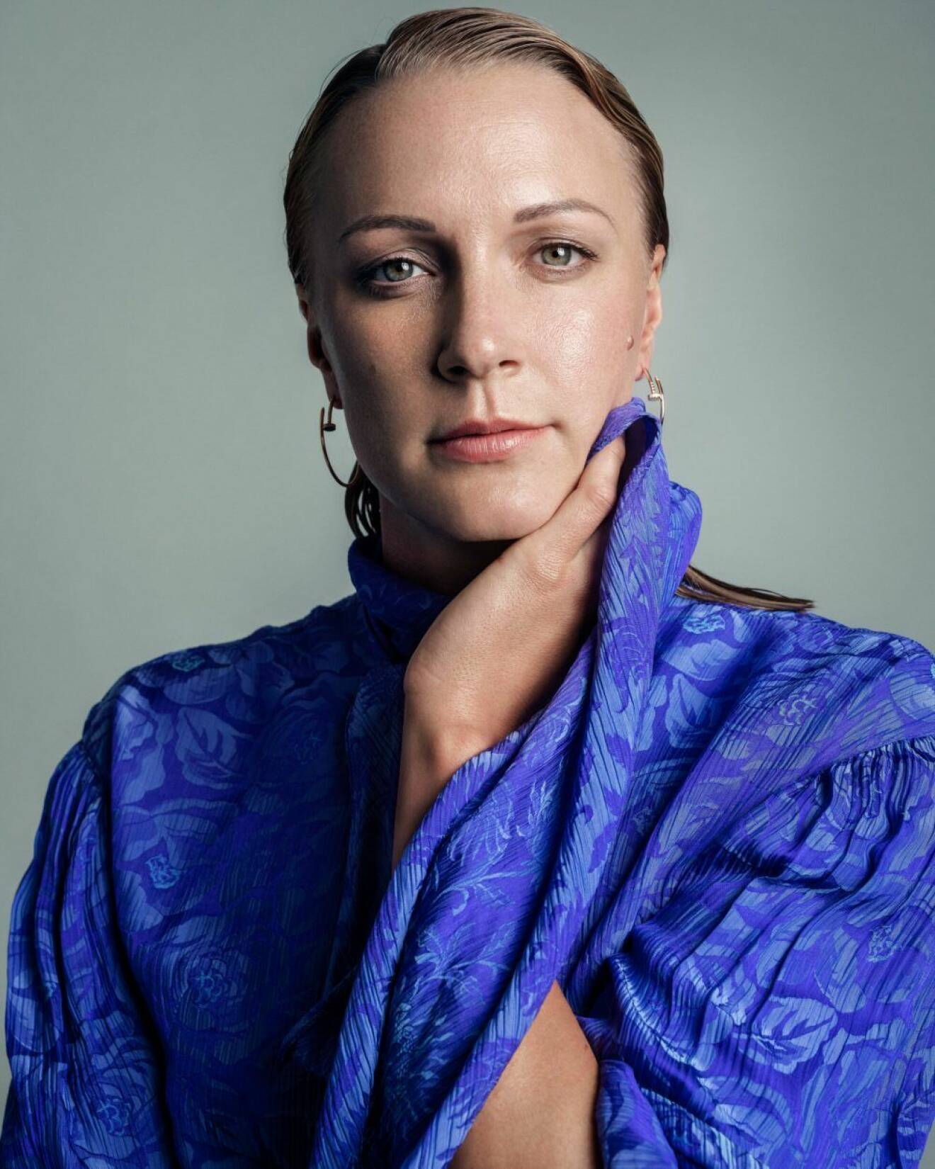 VM-aktuella Sarah Sjöström i exklusiv intervju i ELLE, klänning från Chloé 