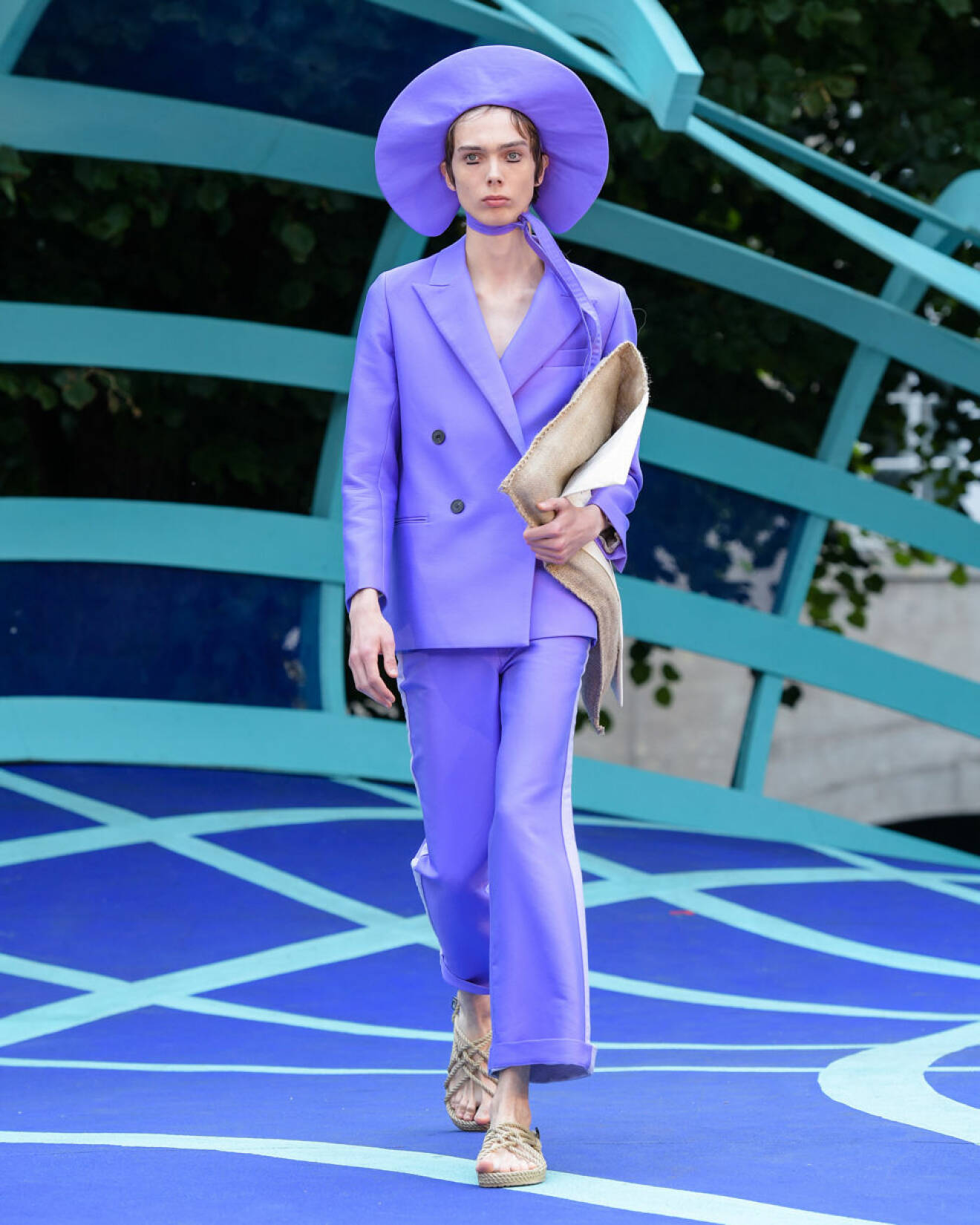 Designers remix ss-20 lavendellila kostym