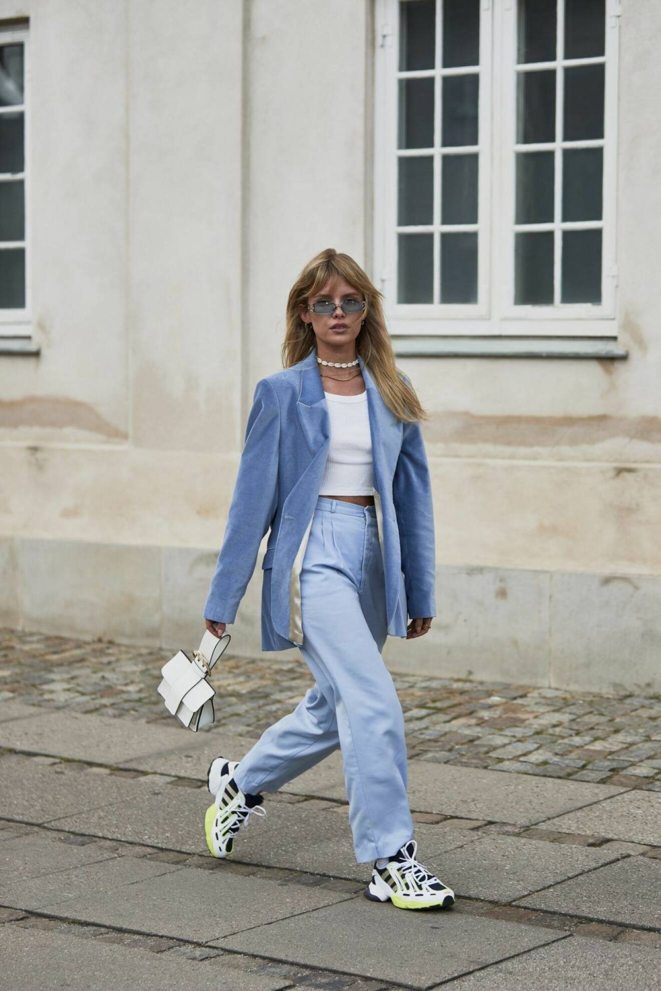 Fashion Week SS20 i Köpenhamn, blå kavaj möter blå byxor.