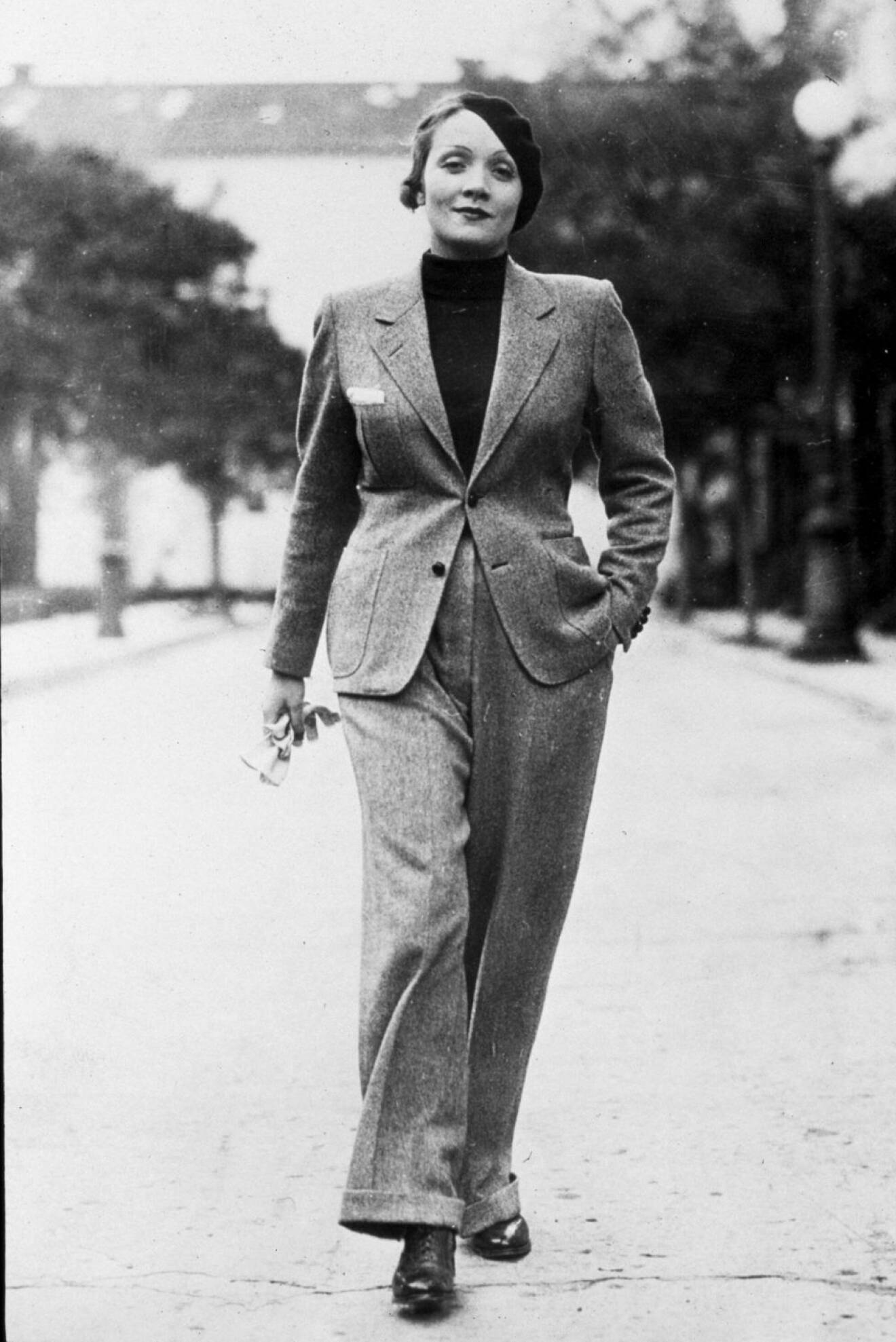 Modetrend 2019, Marlene Dietrich iklädd kostym