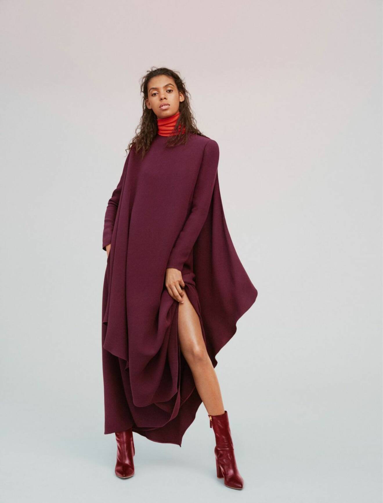 Burgundyfärgad klänning – hösten 2019 är ton i ton den största trenden