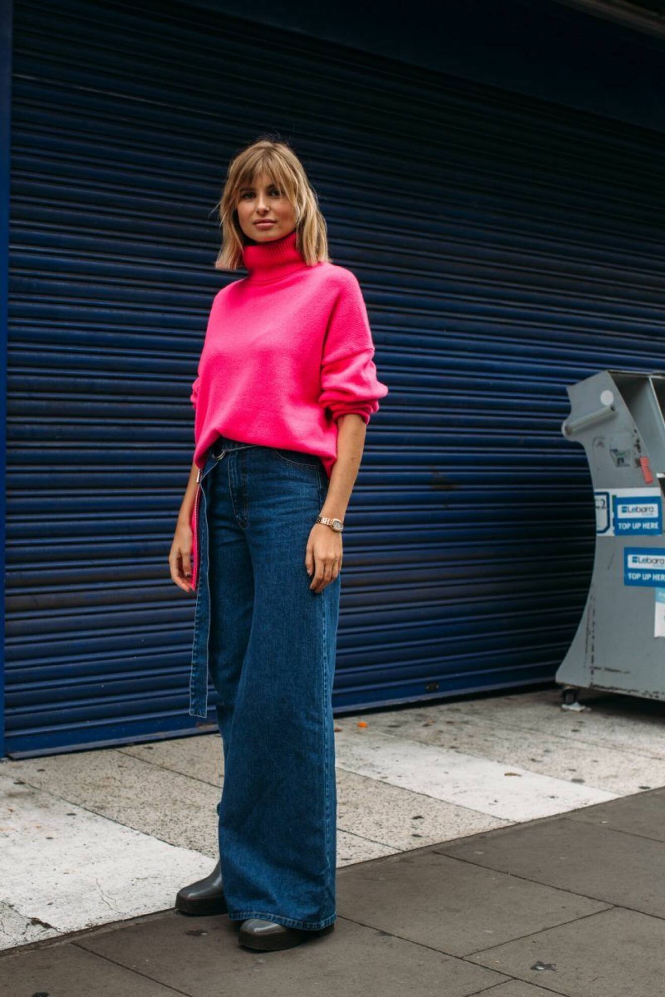 Streetstyle från London Fashion Week, rosa stickad tröja