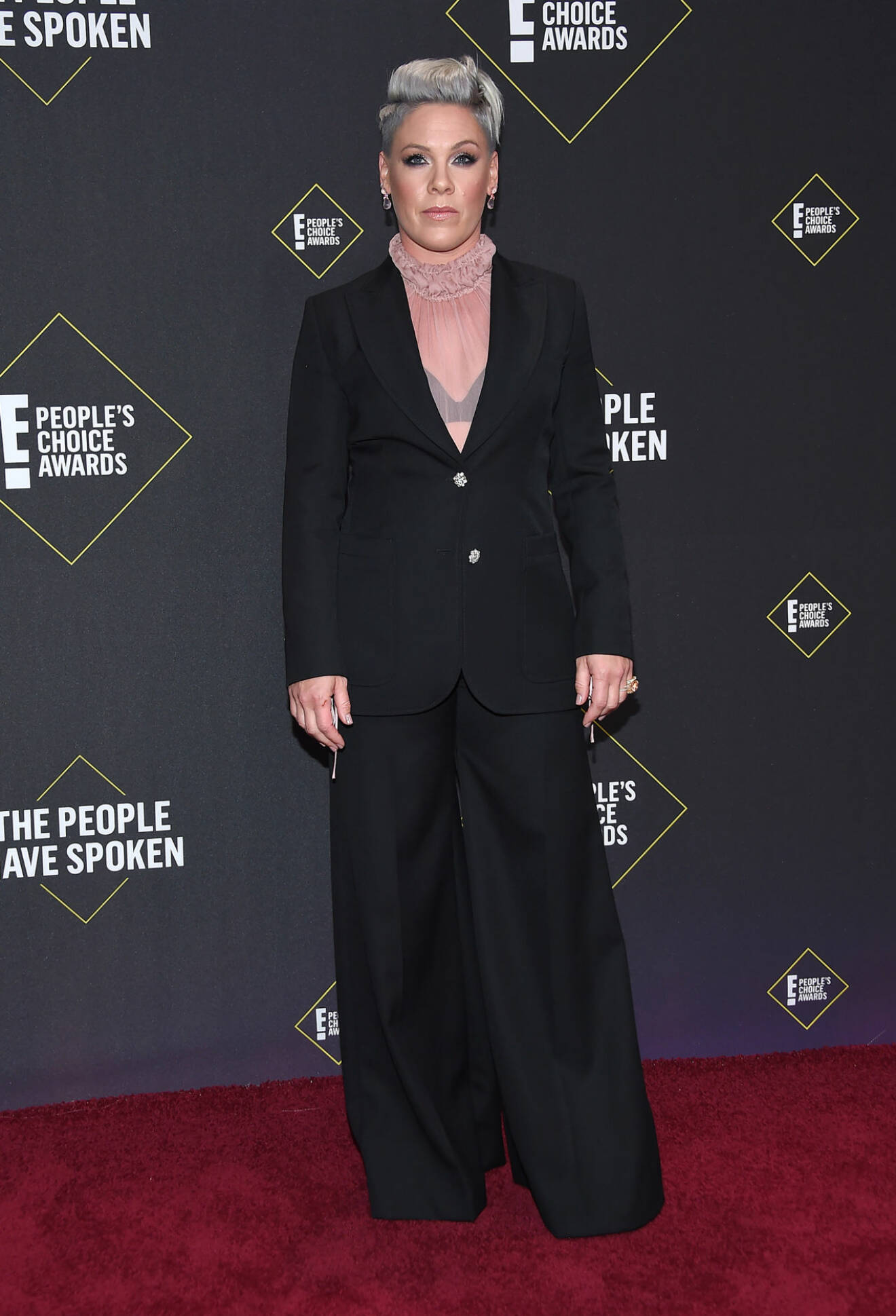 Pink på röda mattan på People's Choice Awards 2019