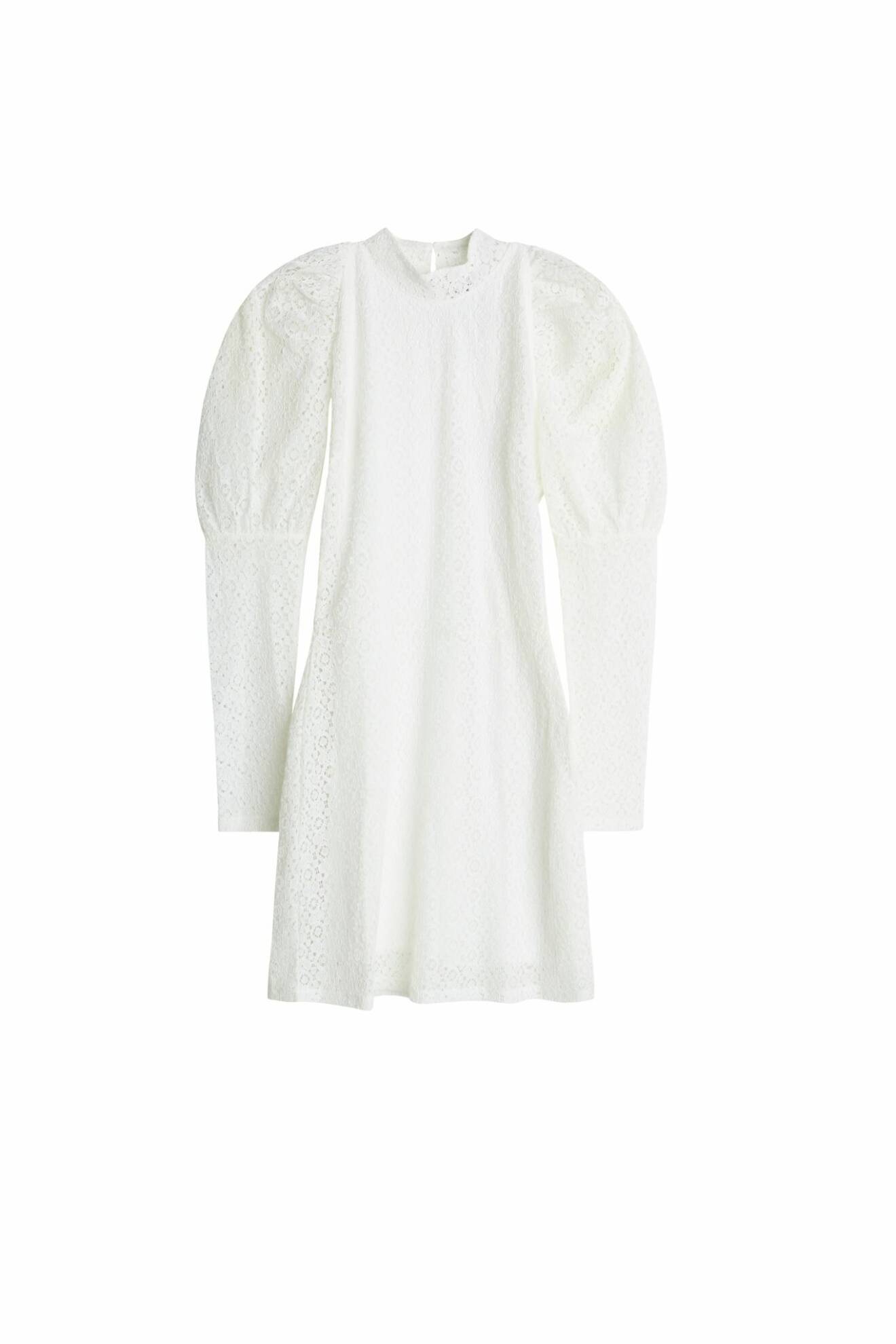 Maja Nilsson Lindelöf gör kollektion med Gina tricot – vit klänning med puffärm