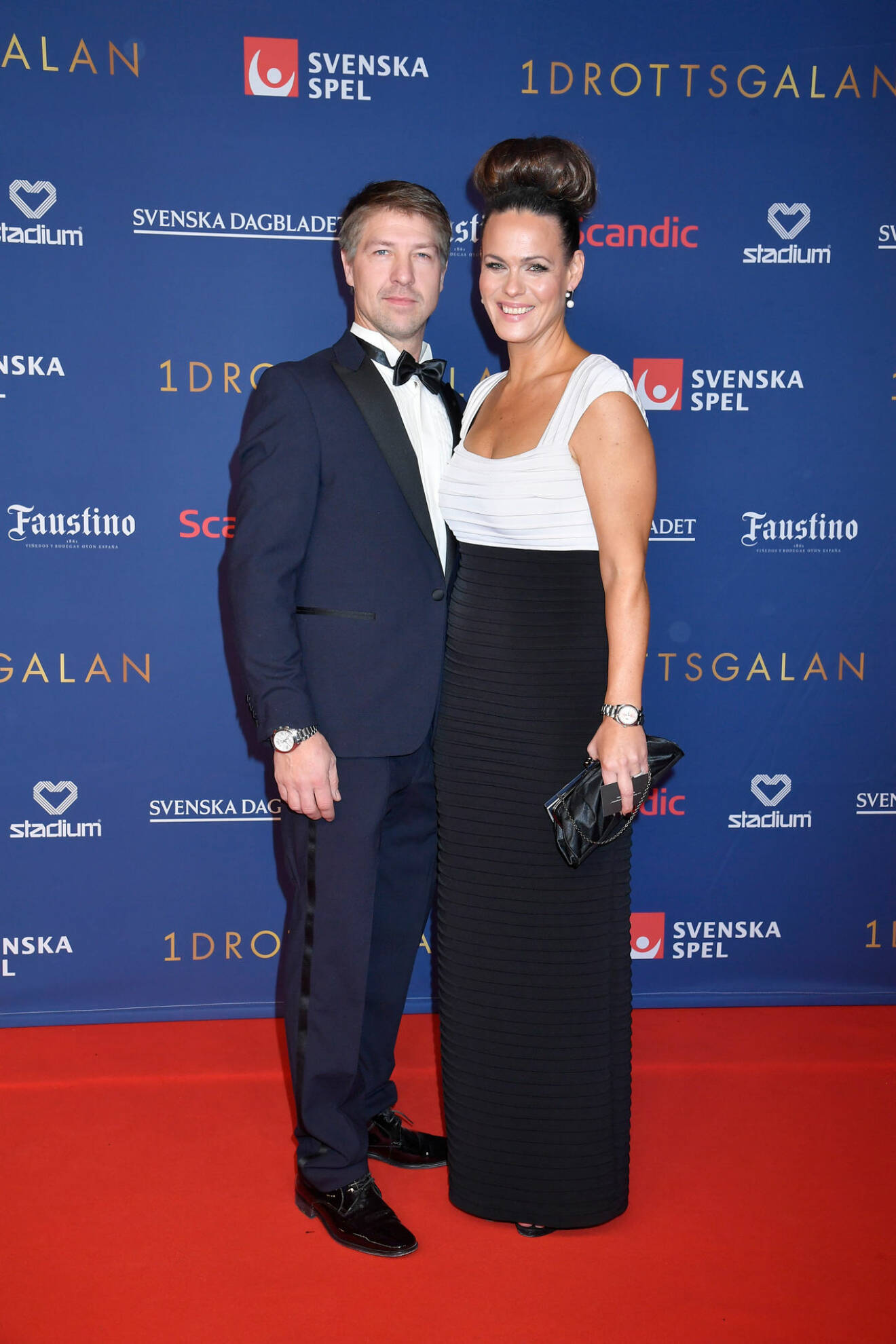 Suzanne Sjögren och Pontus Westergren på röda mattan på Idrottsgalan 2020