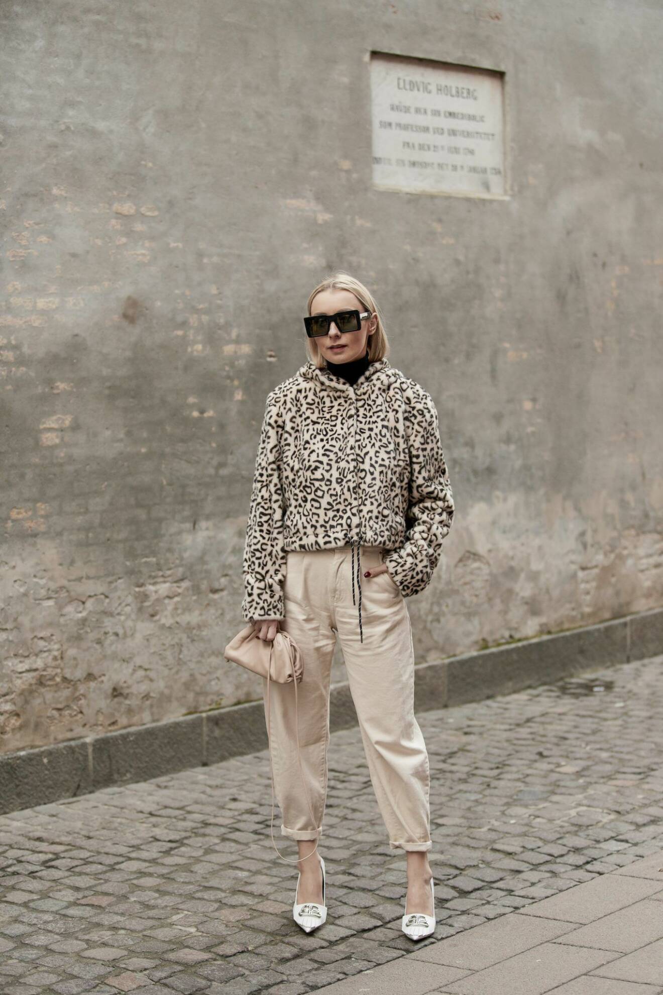 beige möter leopardmönster från Copenhagen Fashion Week steetstyle.