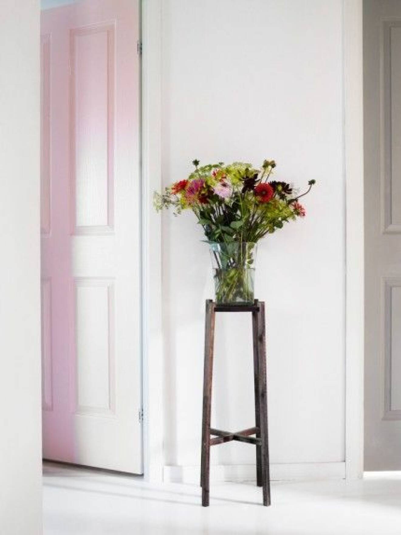 stilleben-rosa-dörr-måla-om-foto-anna-kern