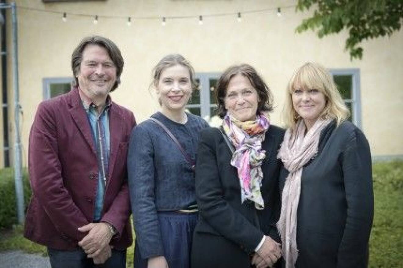 Svante Öquist och Karin Ohlsson-Leijon från ELLE Decoration med designskribenten Charlotte Brundin och ELLE Mat & Vins chefredaktör Suzanne Ribbing. 