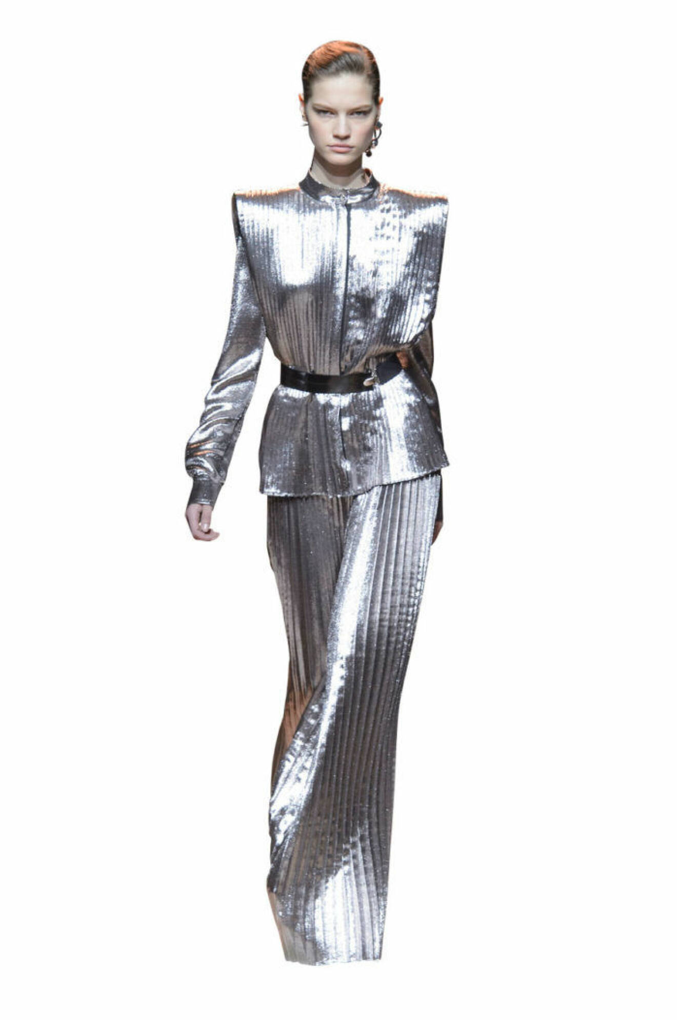 Catwalkbild med silverkläder