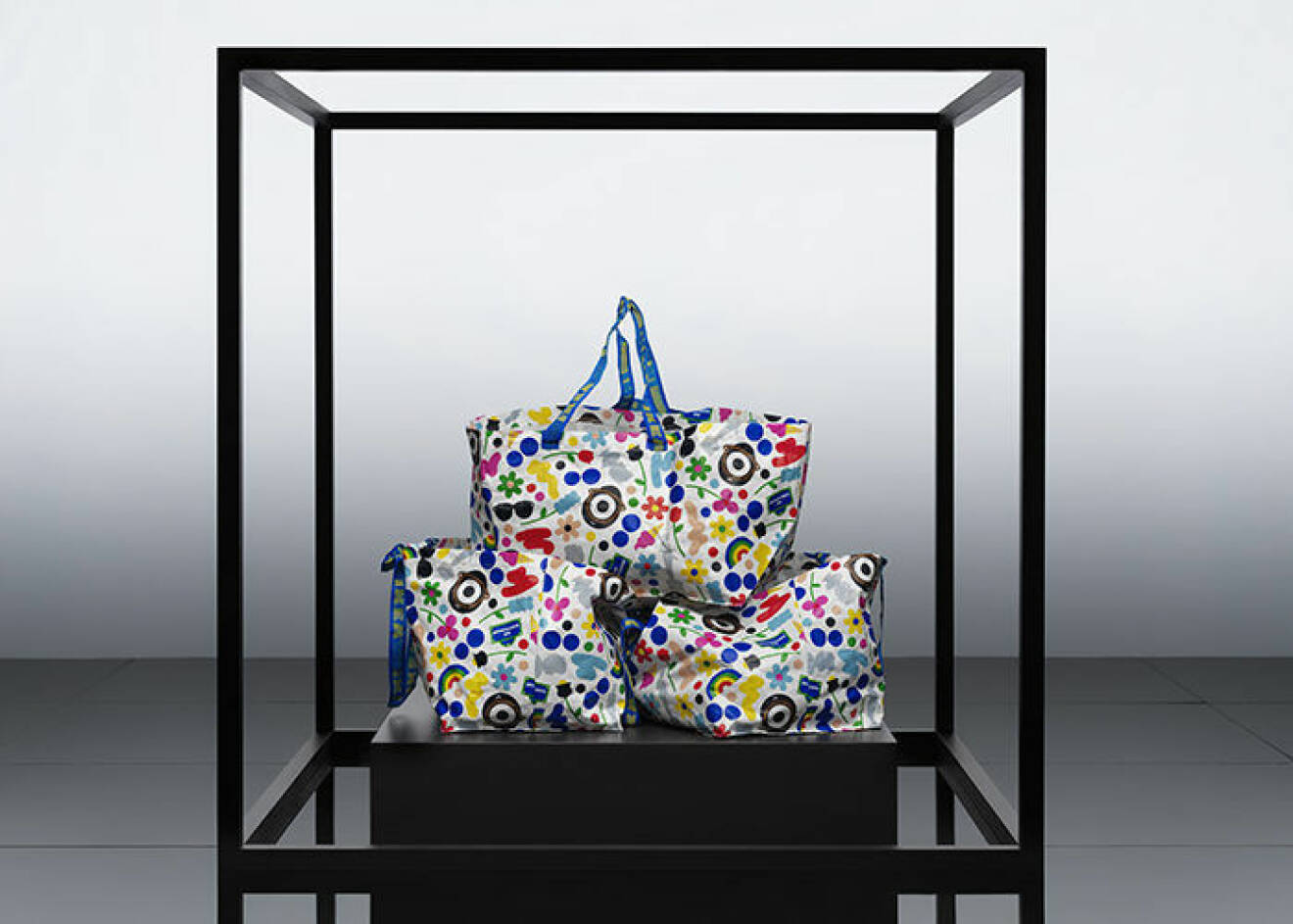 Förnyad av Sarah Andelman och Craig Redman för Ikea – Frakta i mönstret "Tuileries"