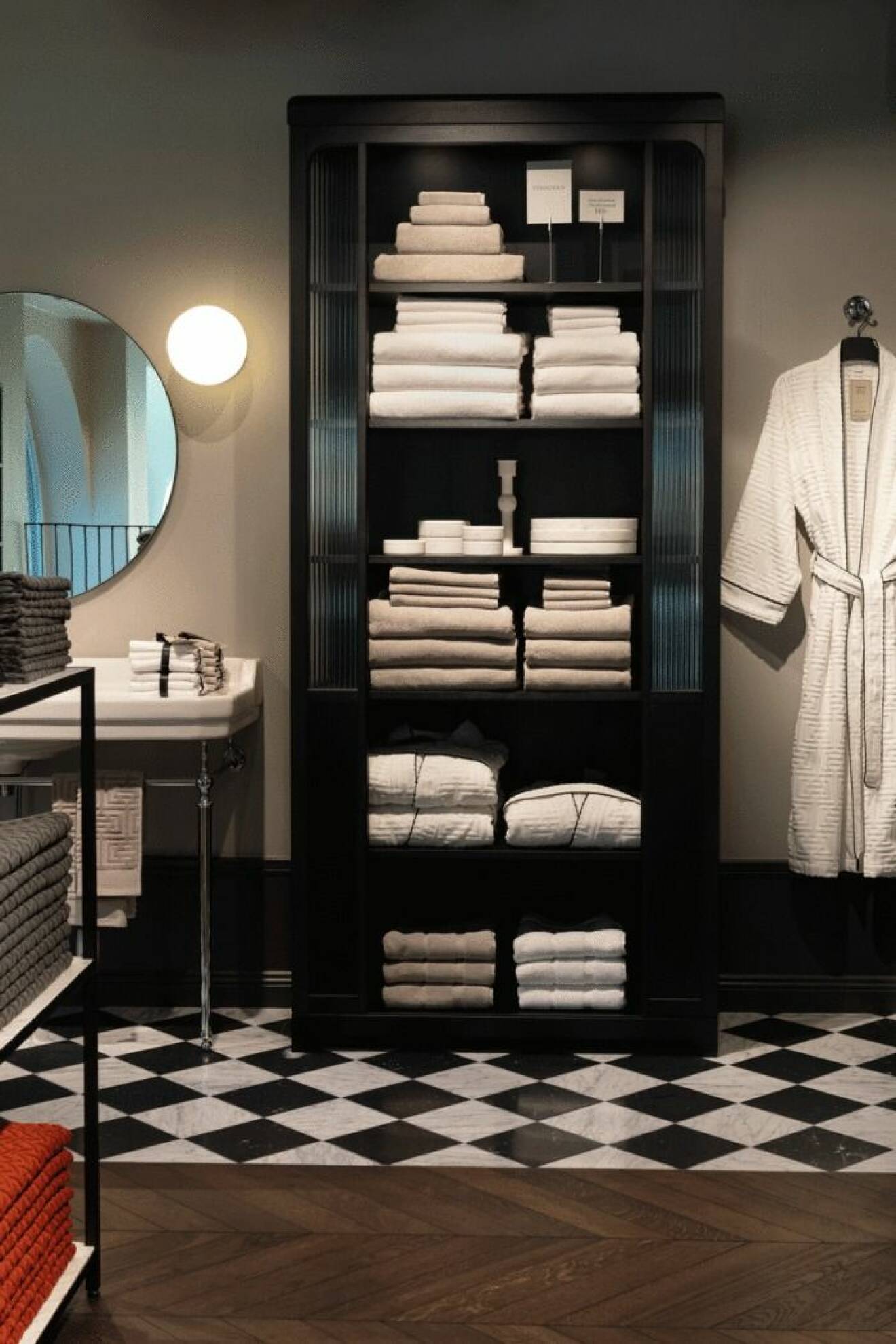 Lätt att få till den snygga hotellkänslan med H&M Homes textilier