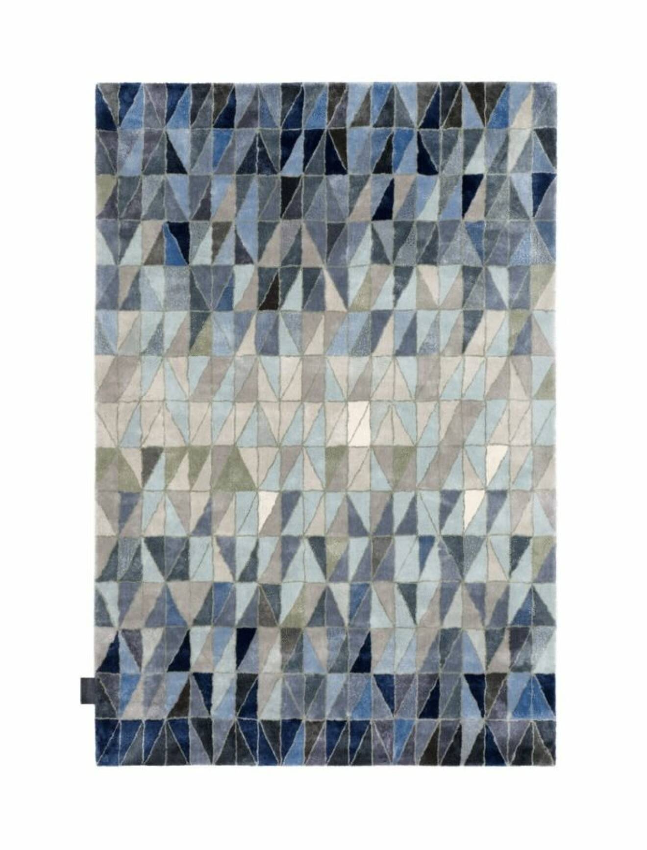 Mönstrad matta i blå-gråa toner från Asplund
