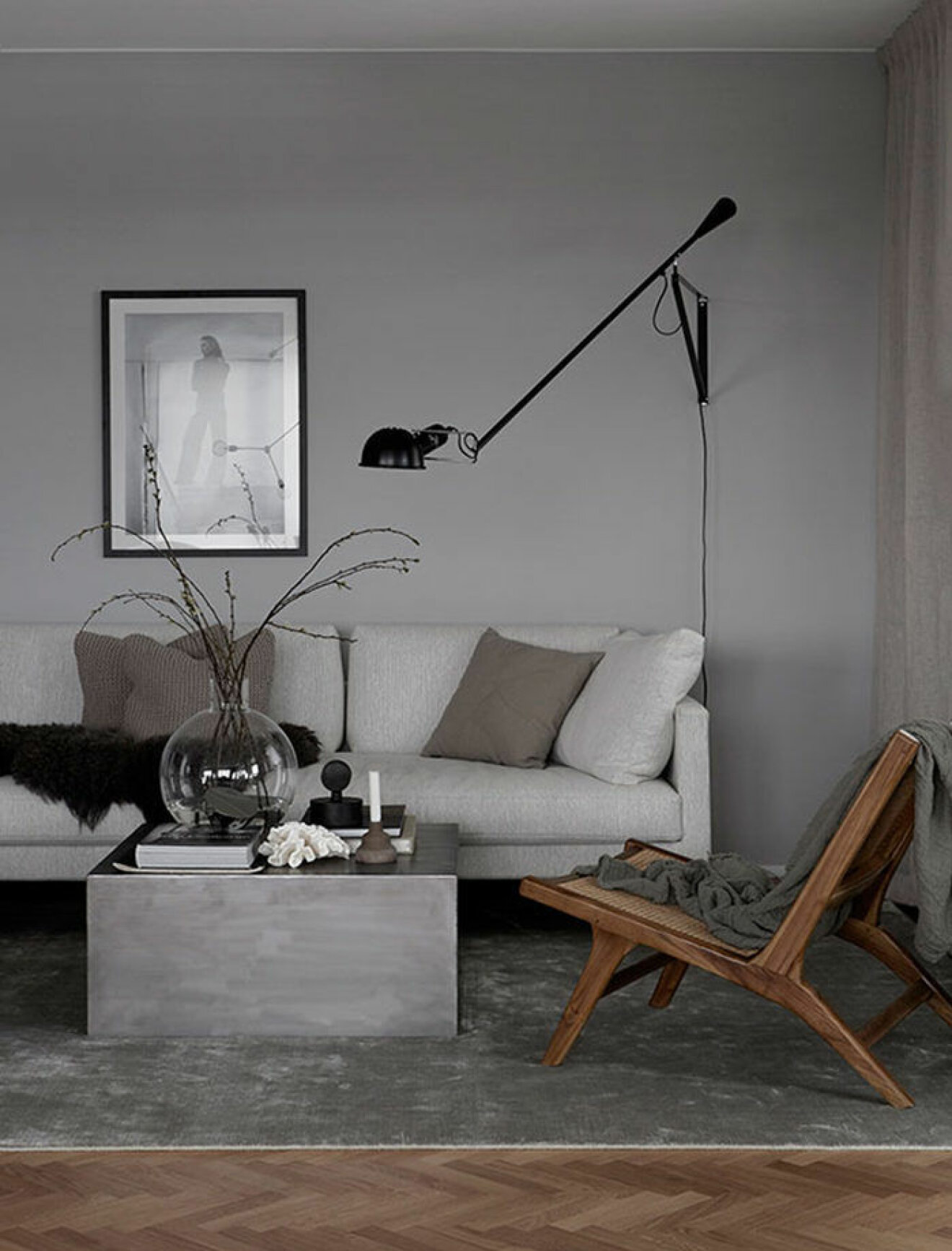 Gör det minimalistiska hemmet mysigt med olika texturer