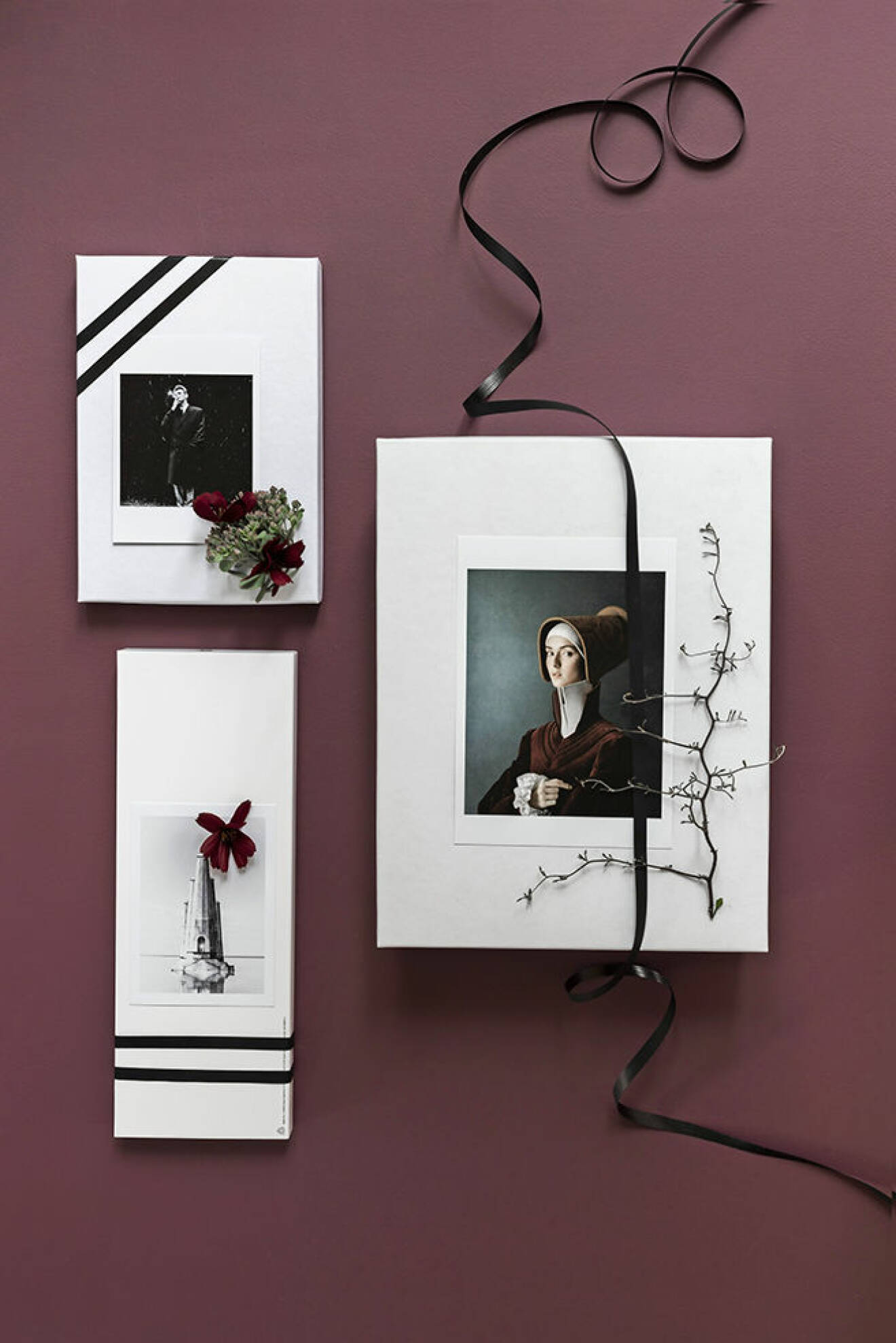 DIY: Dekorera julklapparna med växter och vykort.