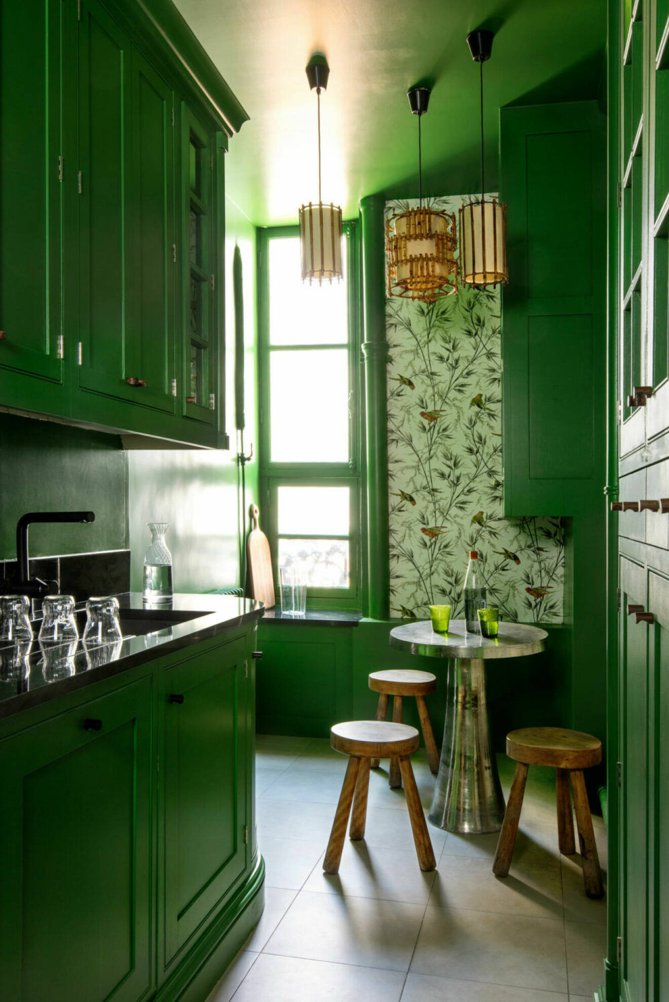 Vackert grönmålat kök från Great Ormond