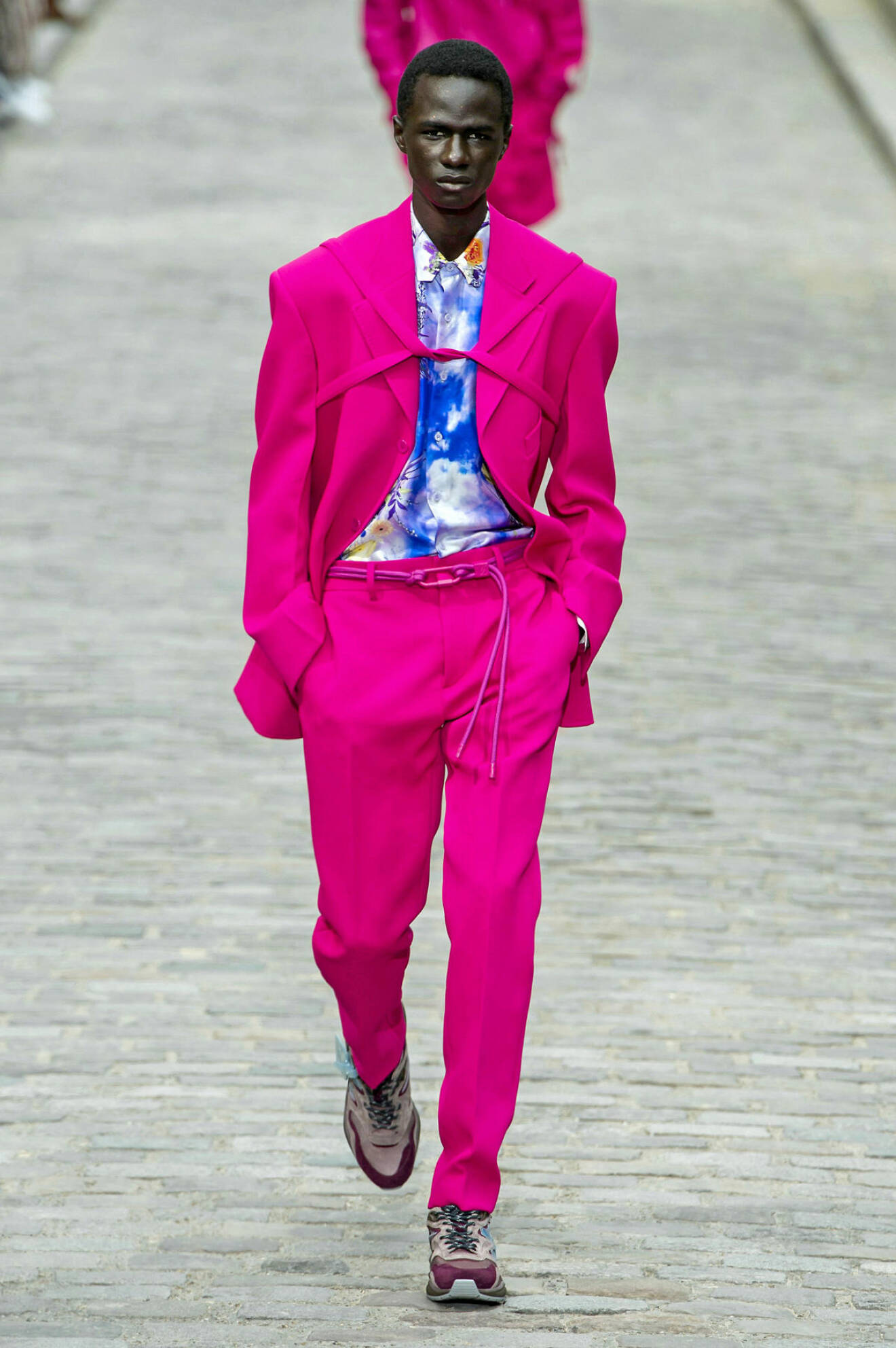 Trendfärgen rosa i Louis Vuitton SS20-kollektion