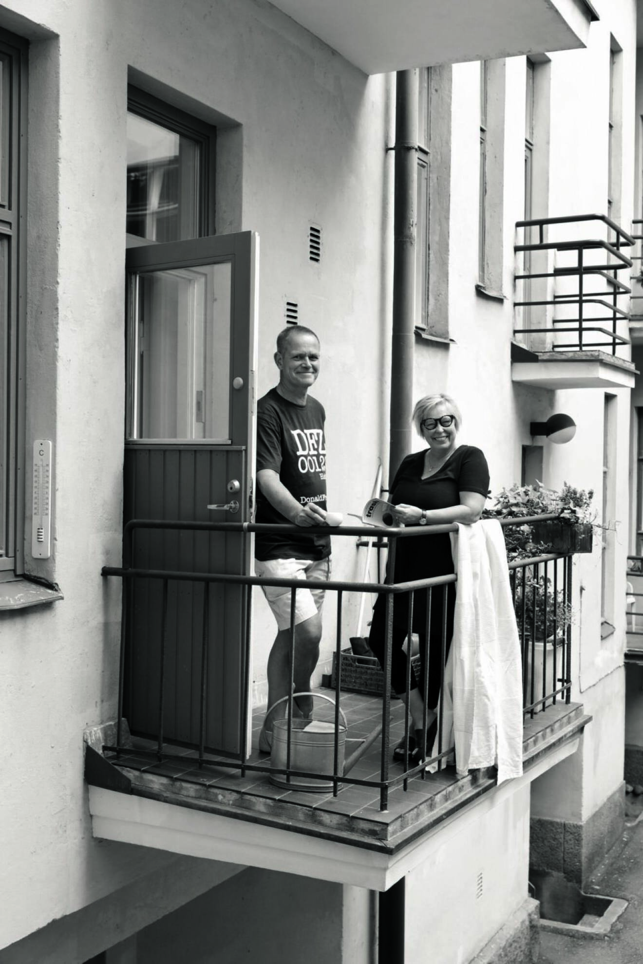 Isa Kukkapuro-Enbom och Henrik Enbom i sitt hem i Helsingfors