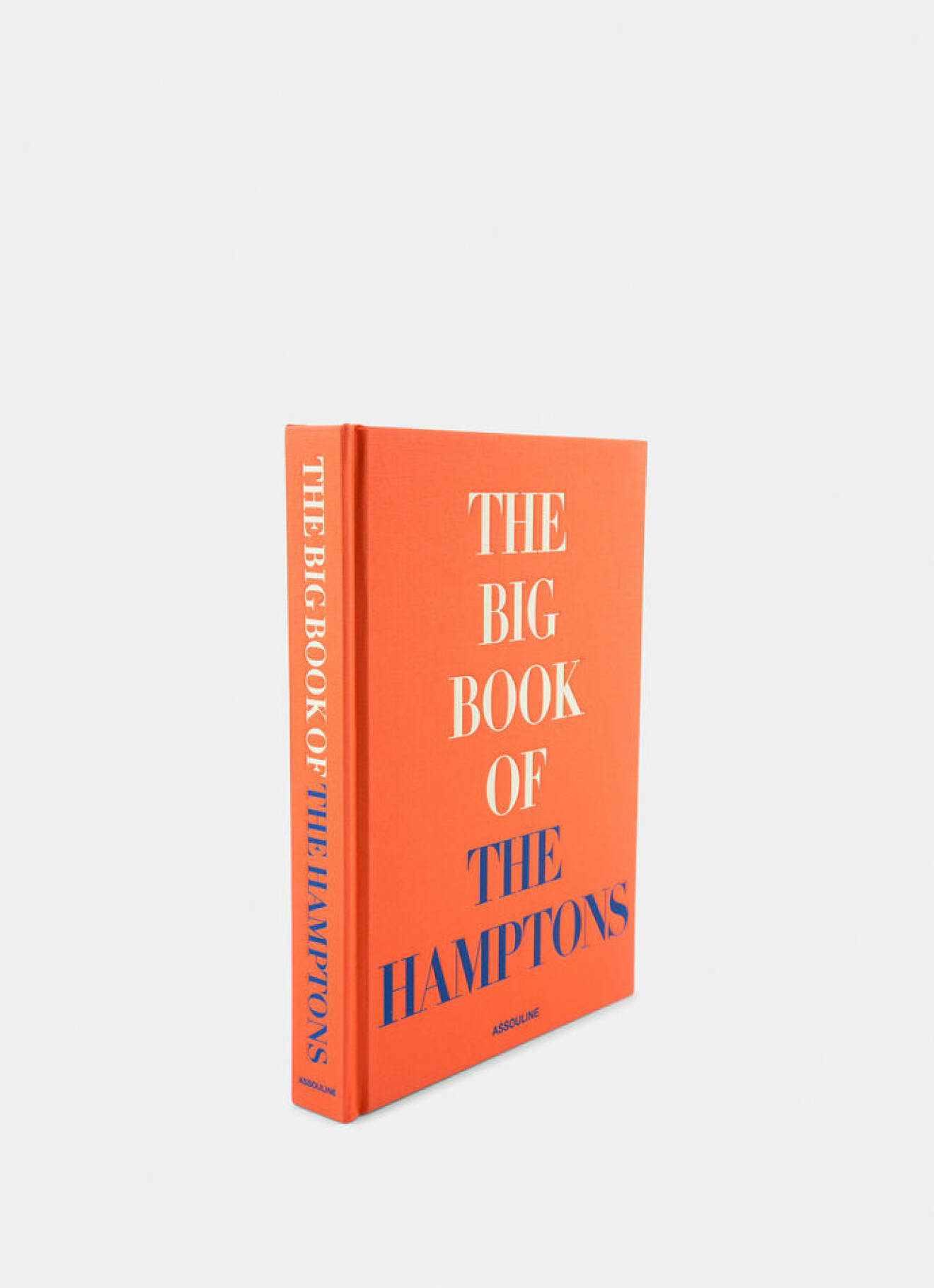 Inspirerande coffetable-boken The big book of the Hamptons från Assouline i vacker nyans av orange.