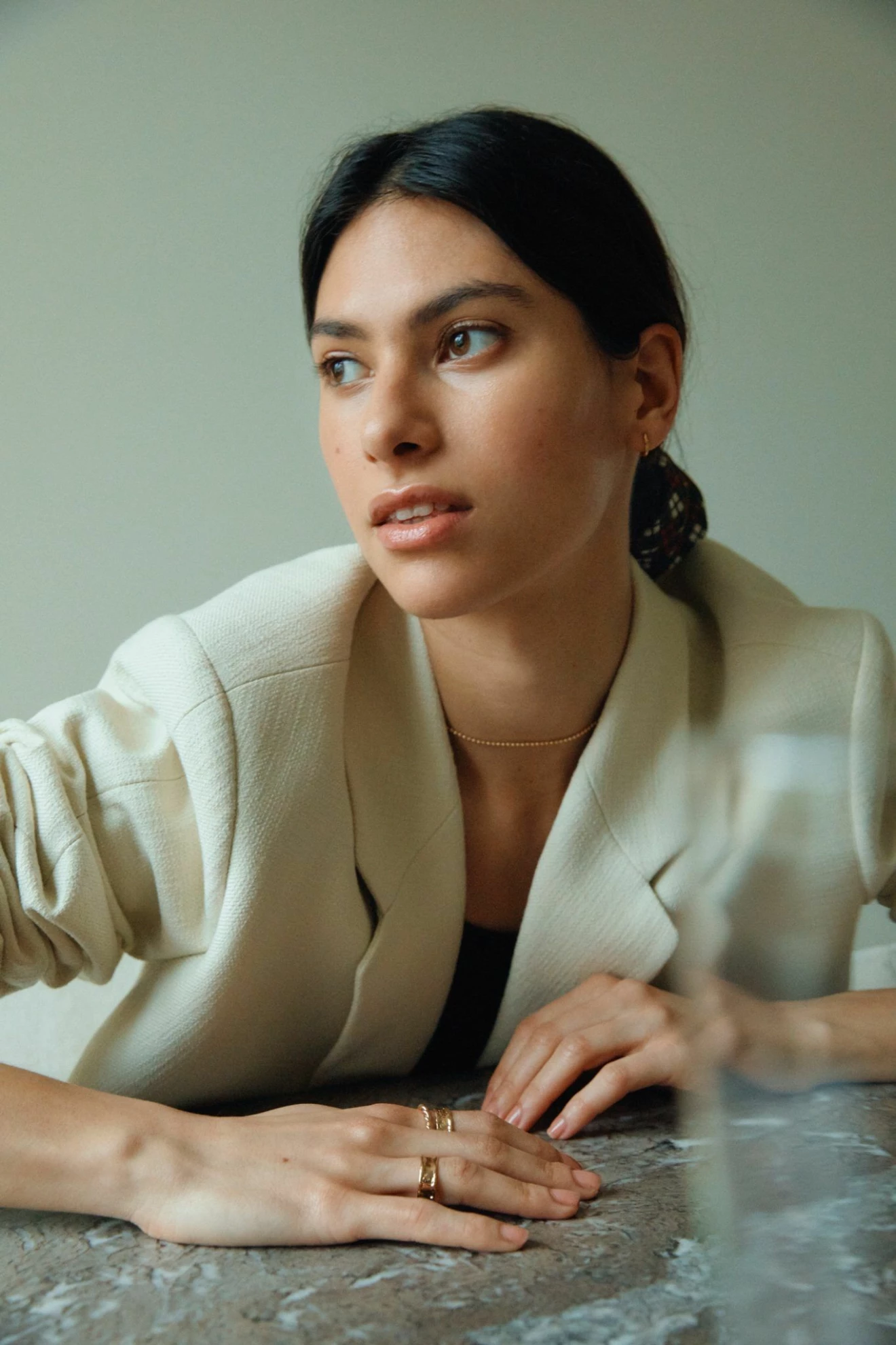 Naturvit blazer från Totême