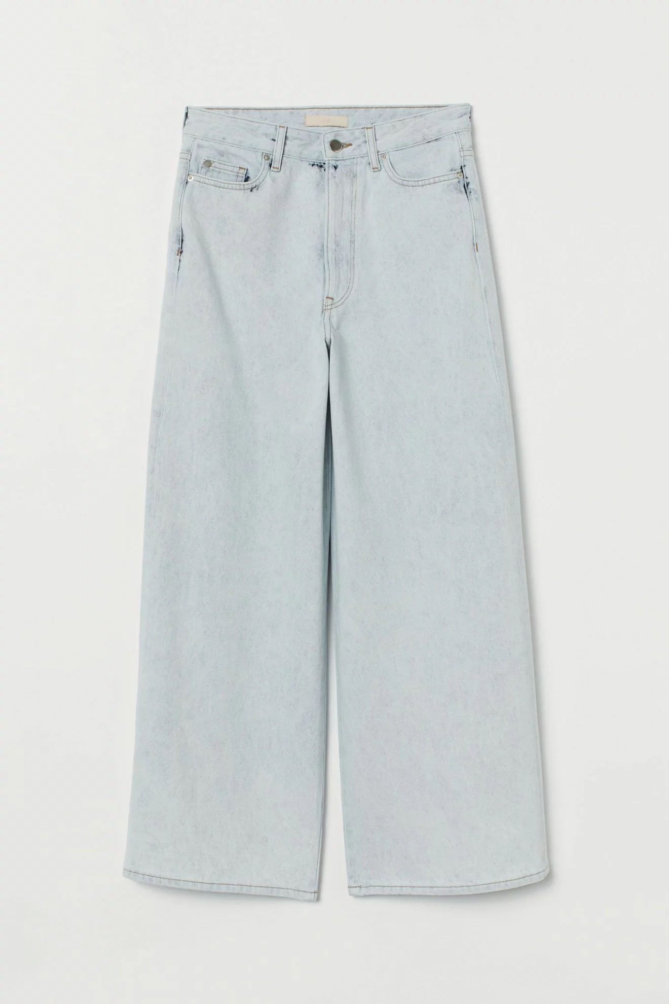 Vida jeans i ljus tvätt från H&M.