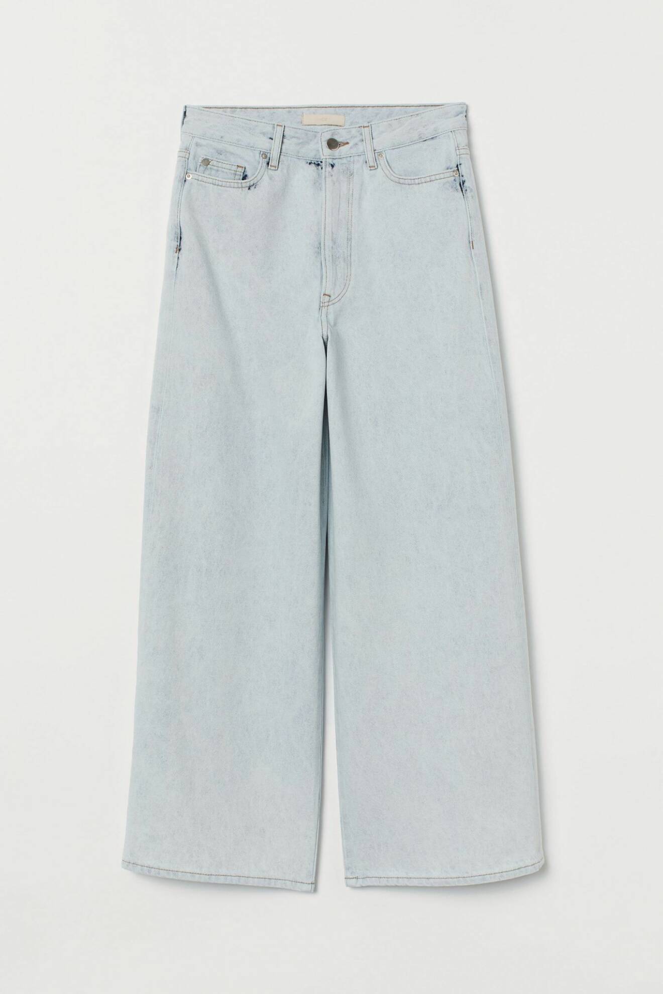 Vida jeans i ljus tvätt från H&M.
