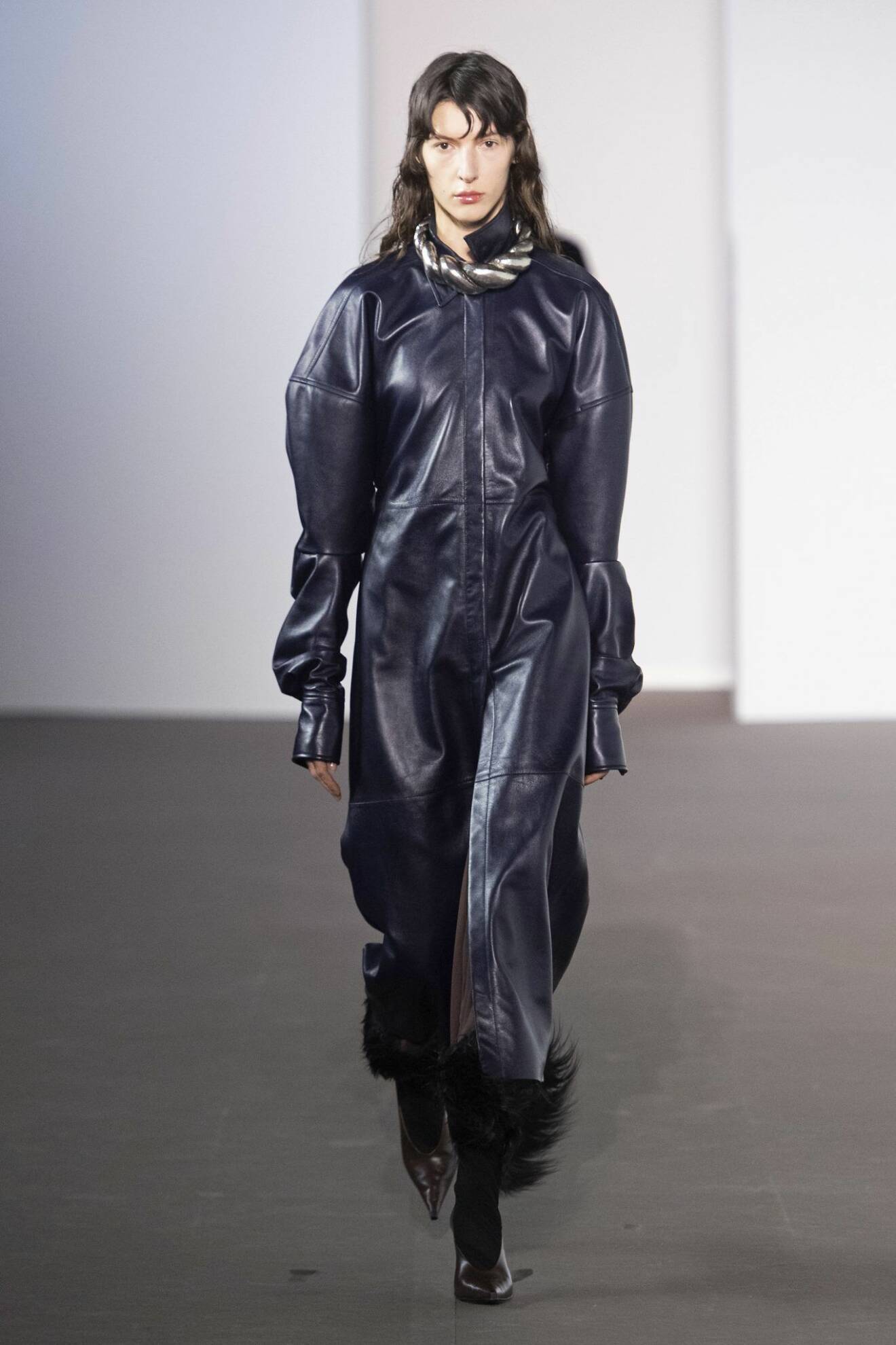 Acne Studios läderklänning höst mode 2020